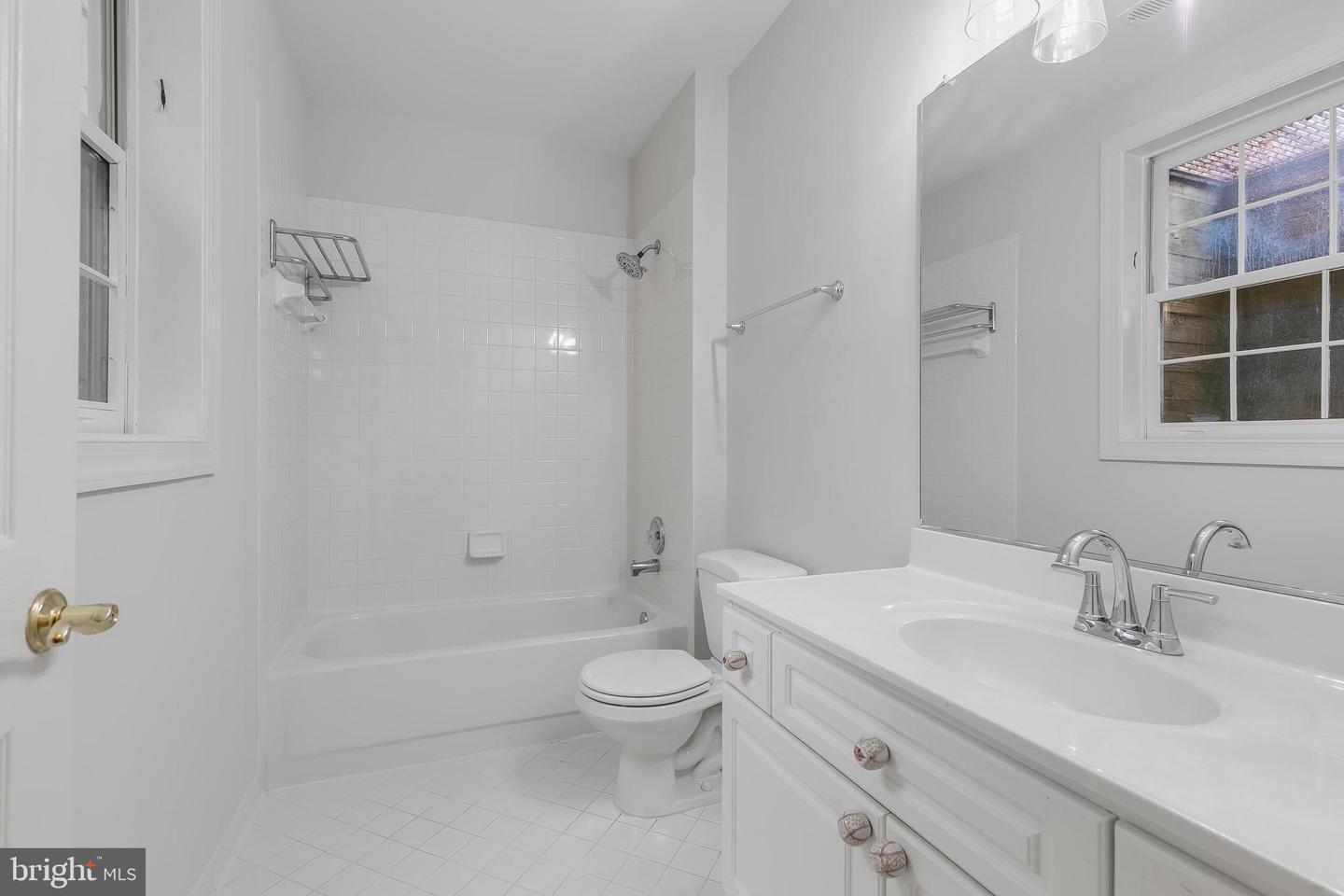 1008 Jarvis Ct