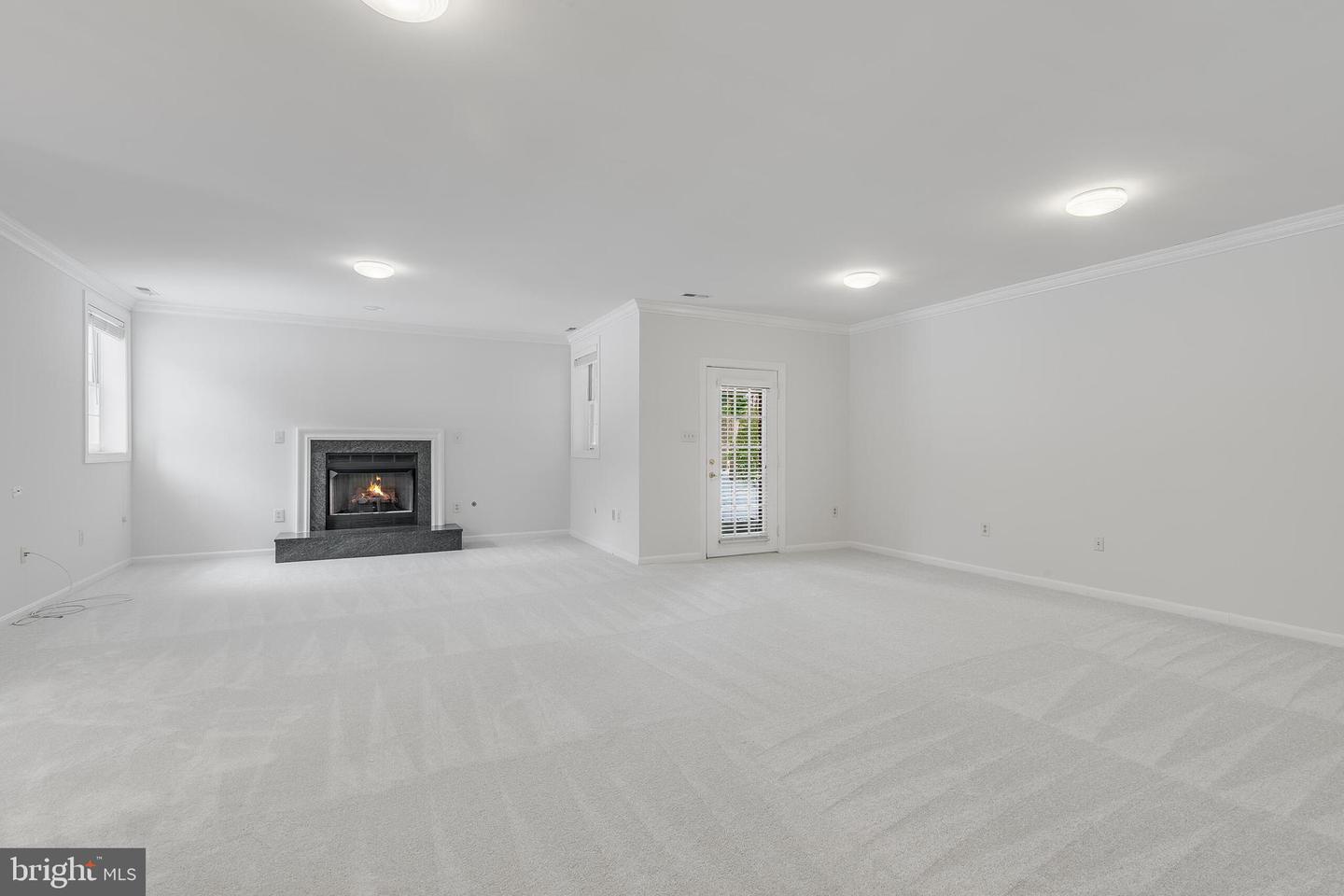 1008 Jarvis Ct