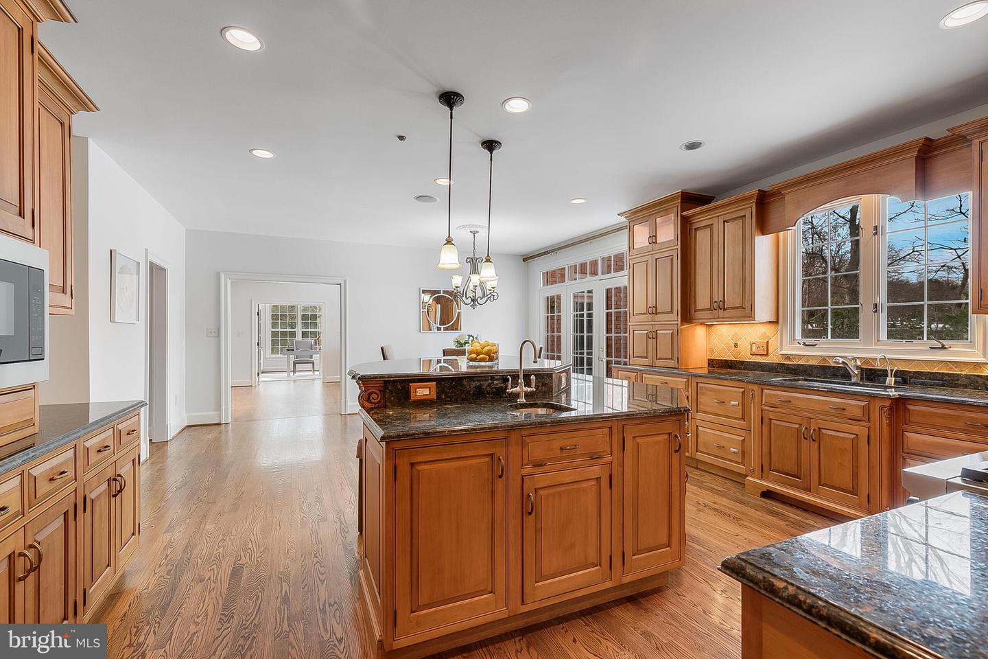 1008 Jarvis Ct