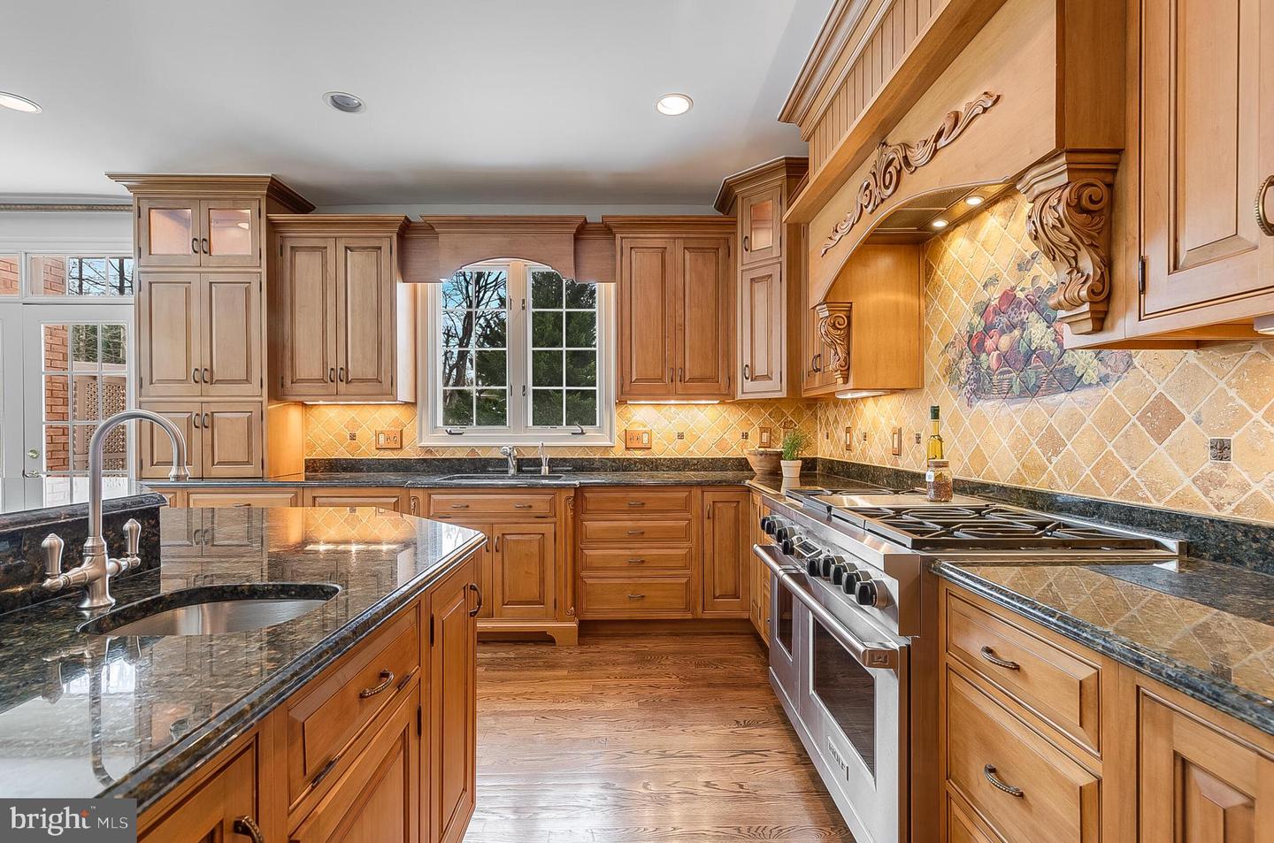 1008 Jarvis Ct