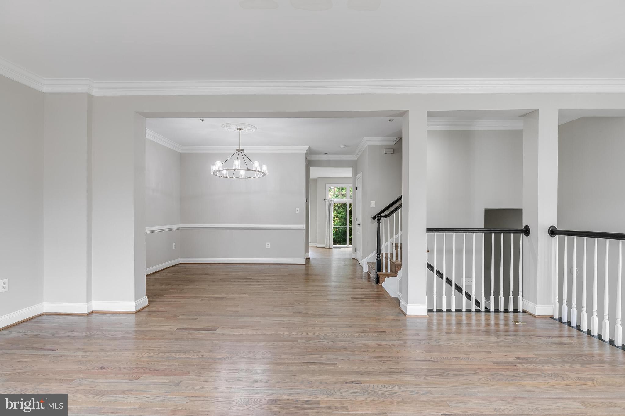 7472 CARRIAGE HILLS DR