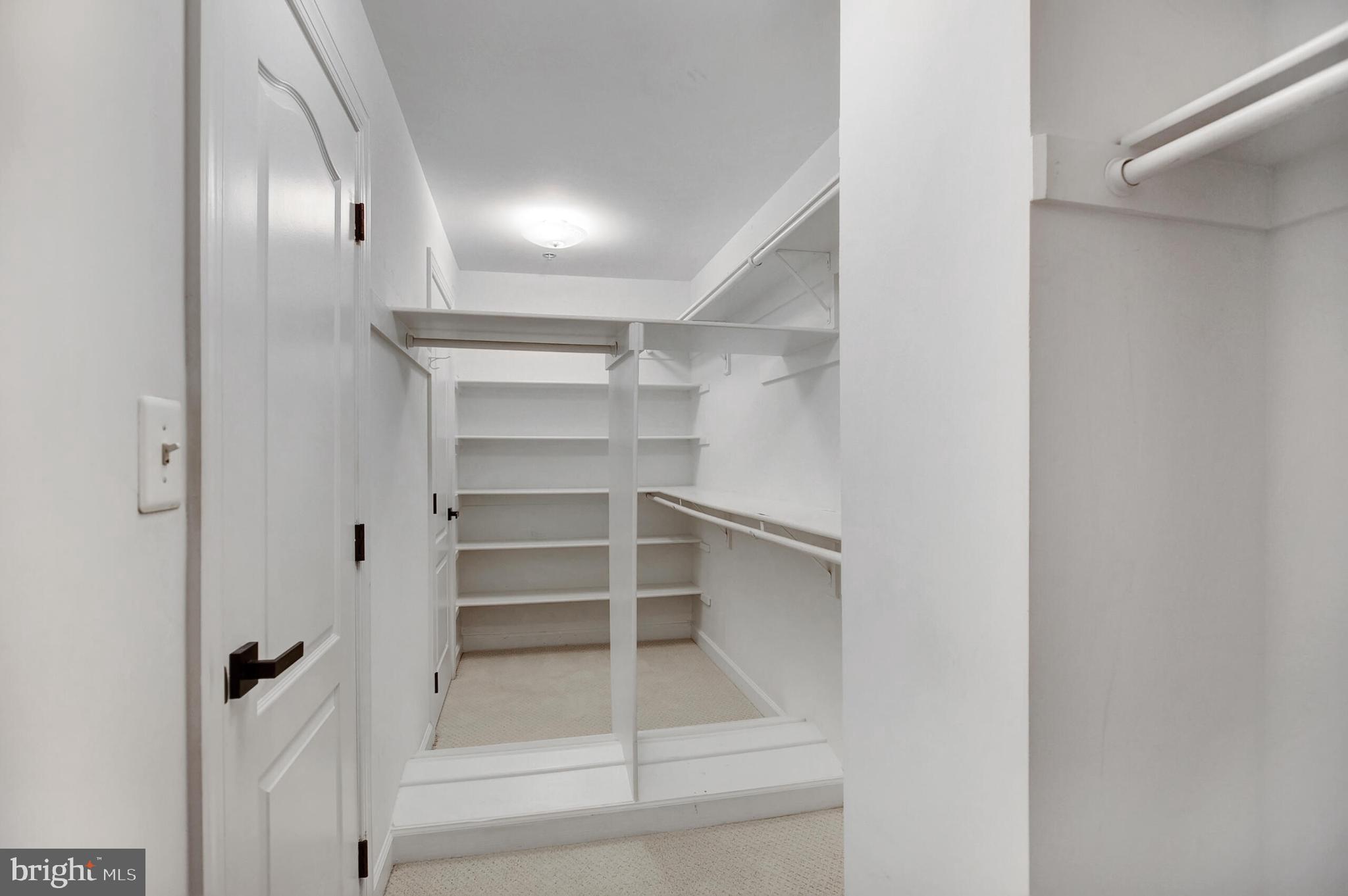 7472 CARRIAGE HILLS DR