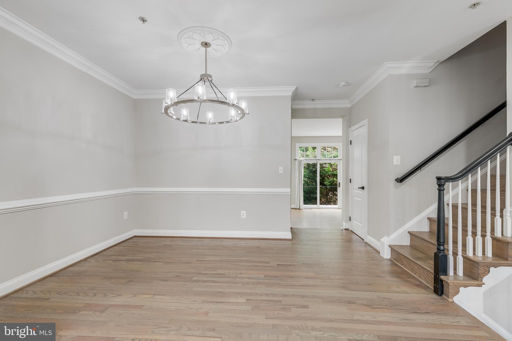 7472 CARRIAGE HILLS DR