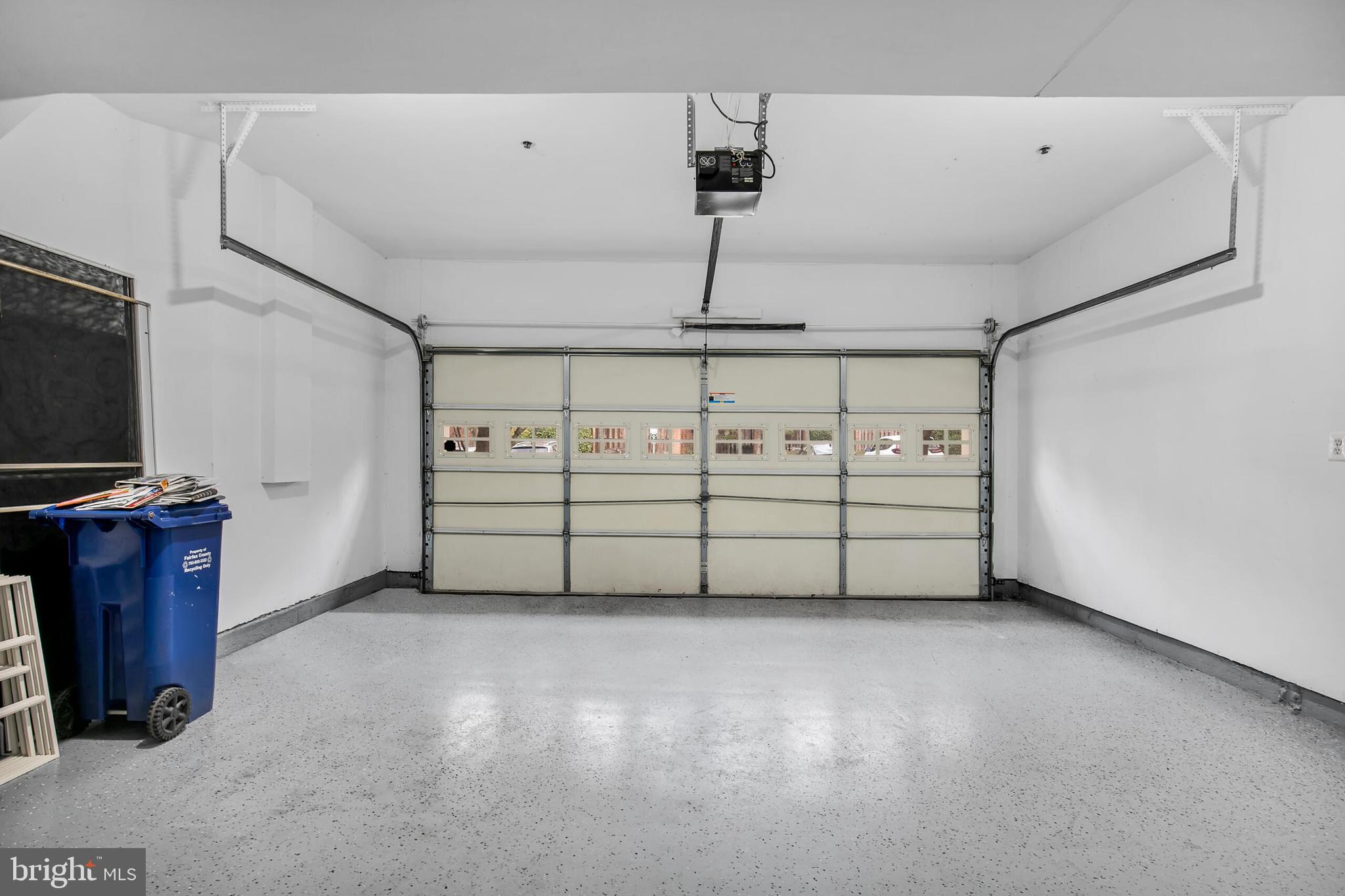 7472 CARRIAGE HILLS DR