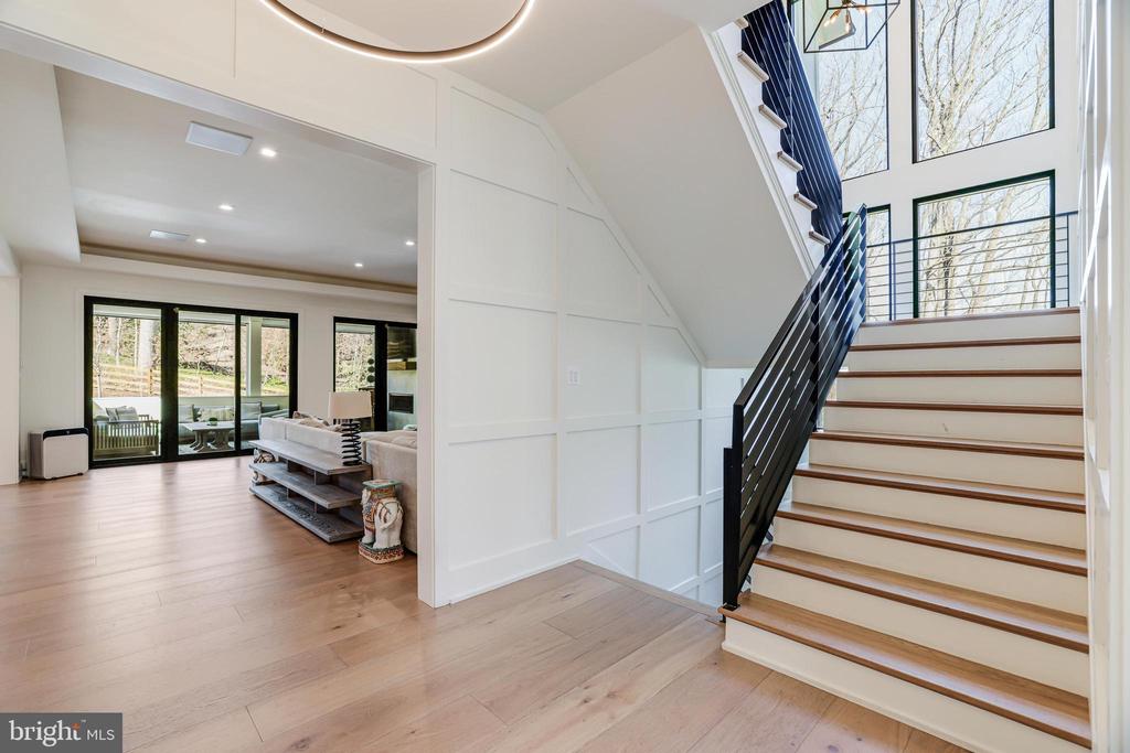 1544 FOREST VILLA LANE