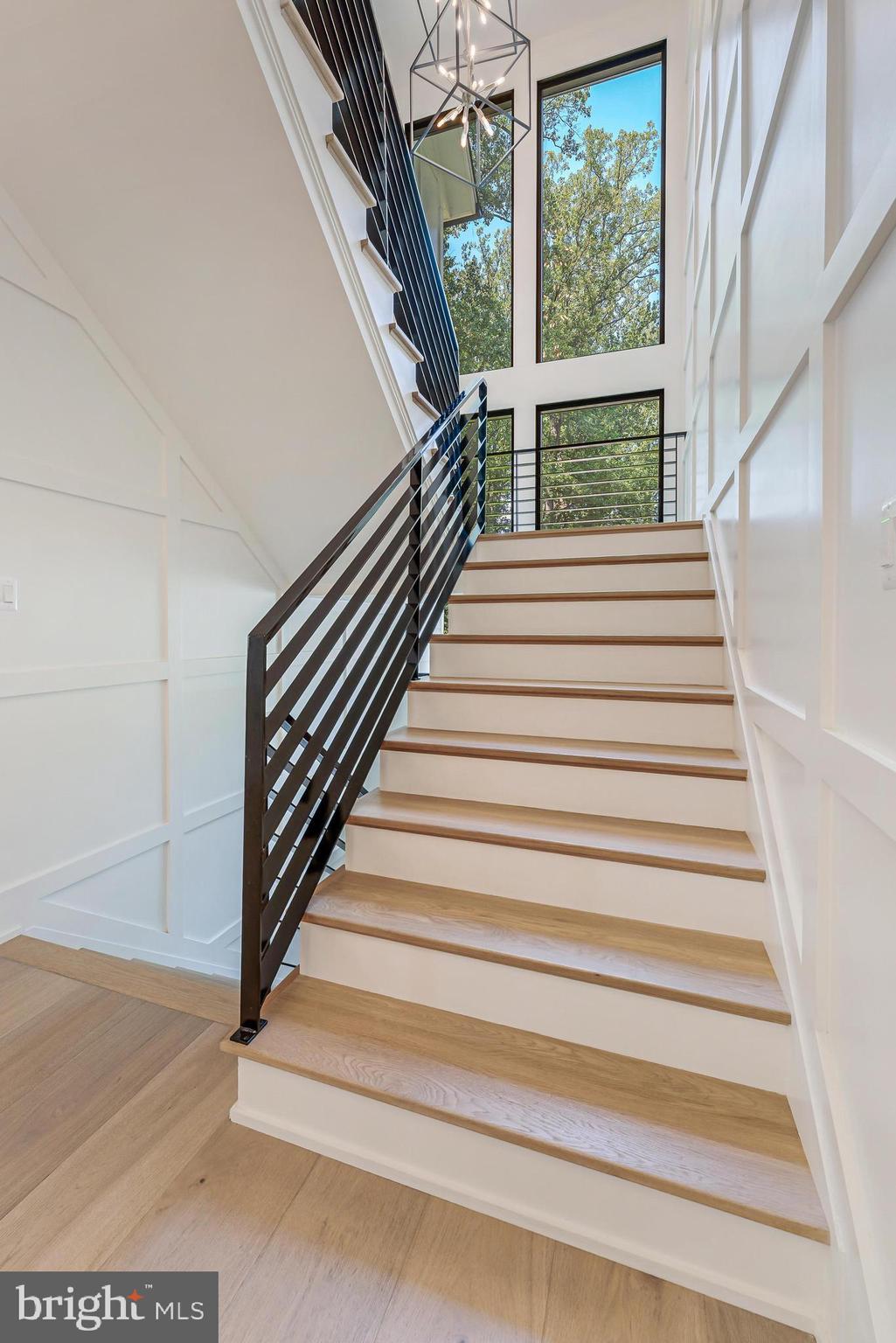 1544 FOREST VILLA LANE