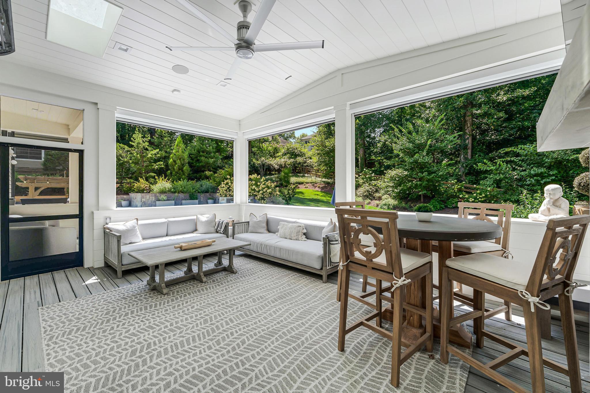 1544 FOREST VILLA LANE