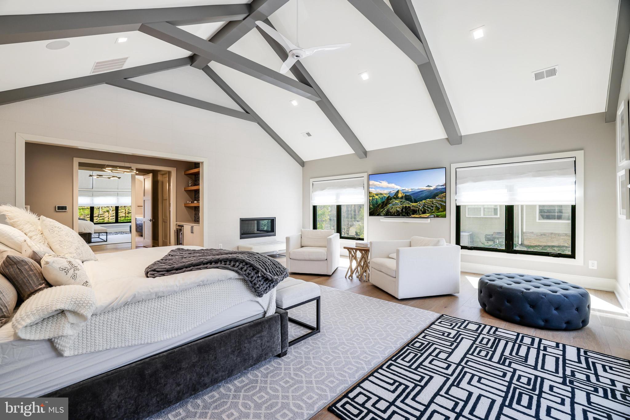 1544 FOREST VILLA LANE