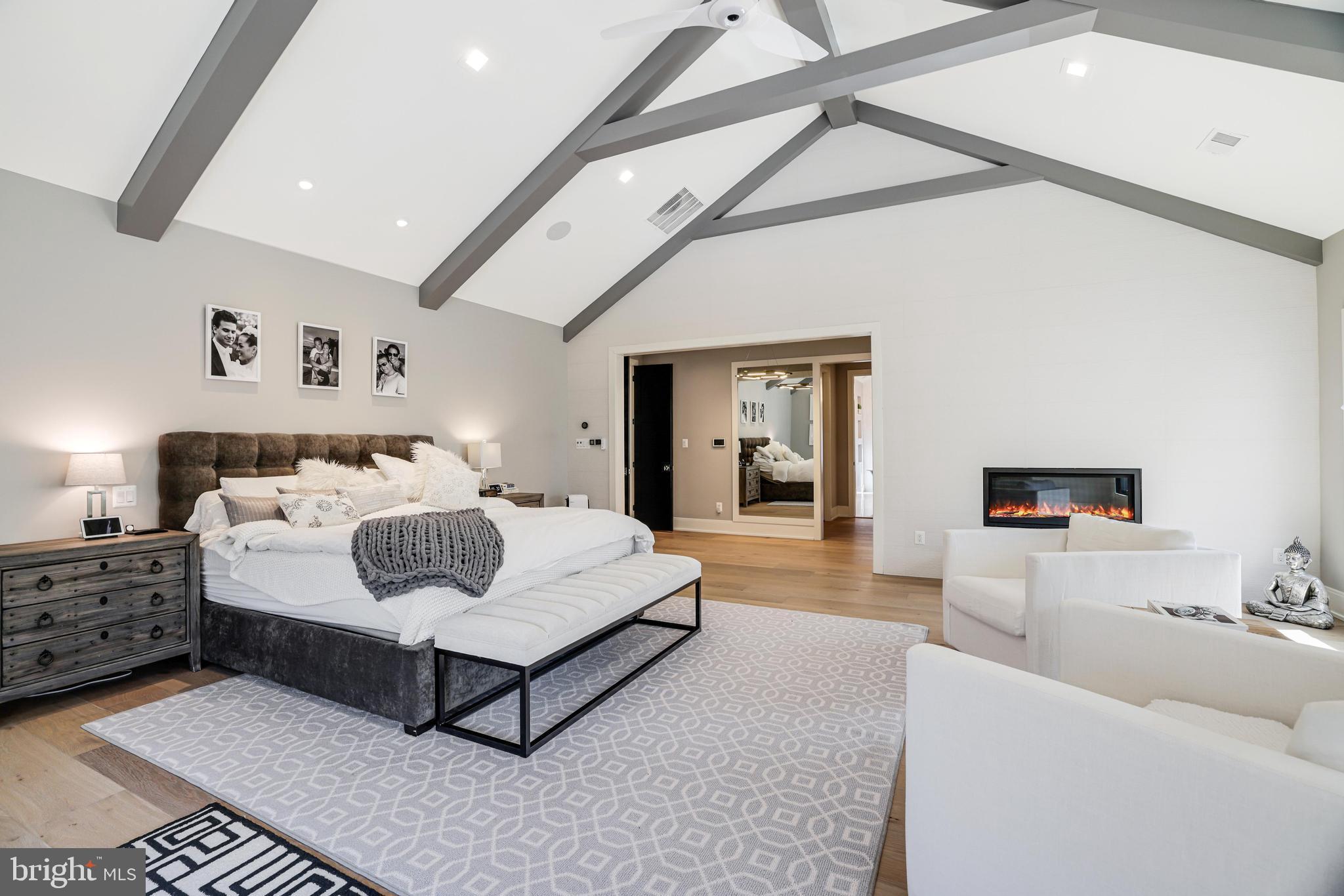 1544 FOREST VILLA LANE