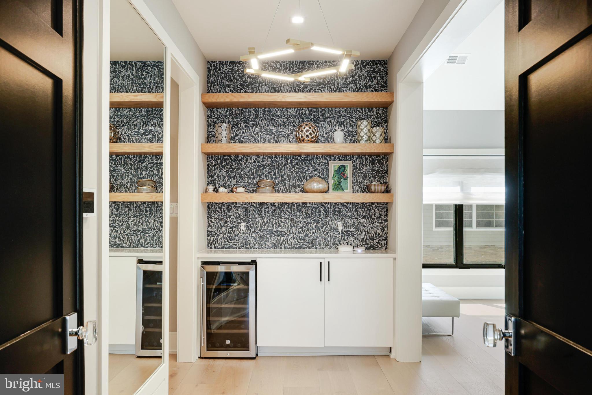 1544 FOREST VILLA LANE