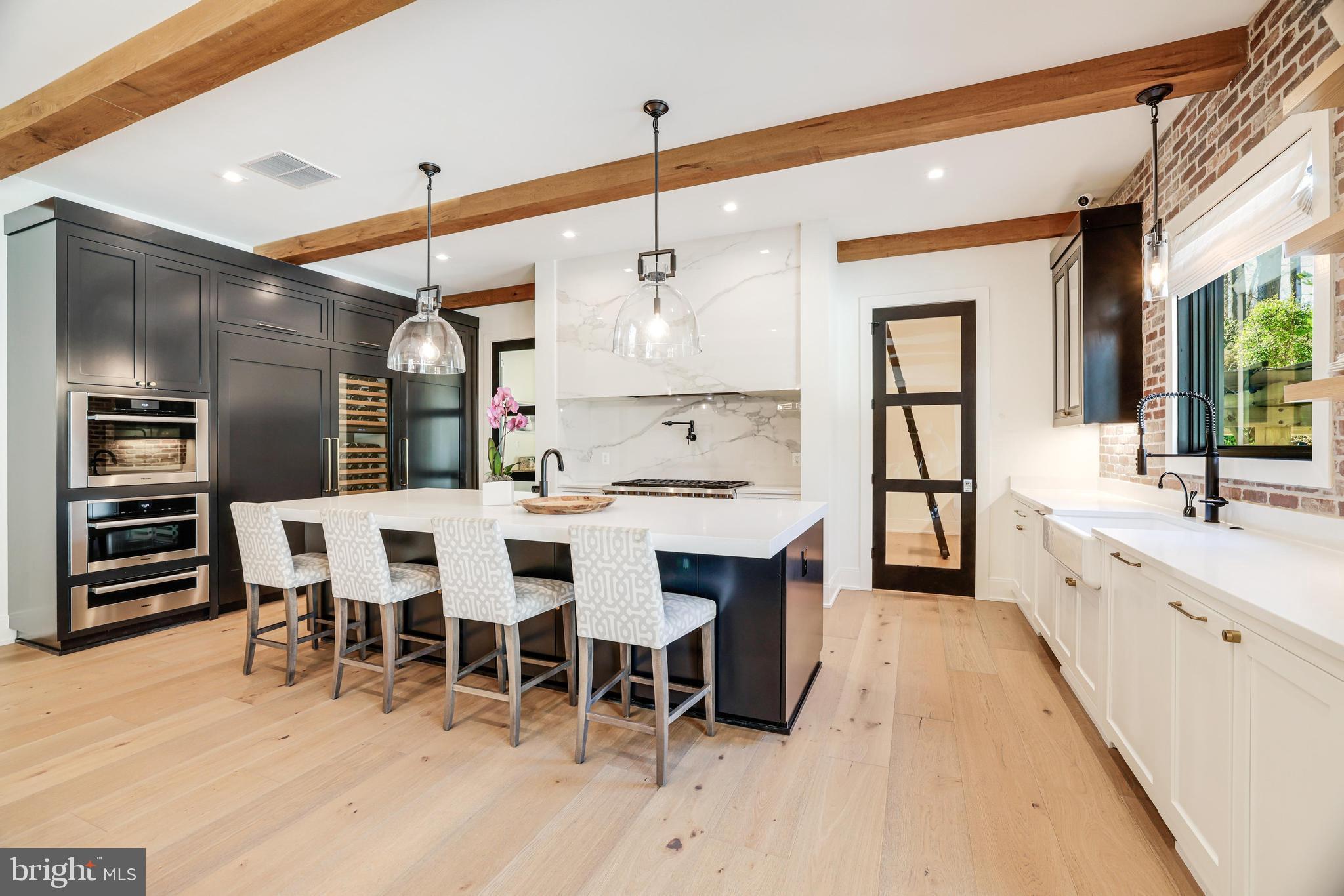 1544 FOREST VILLA LANE