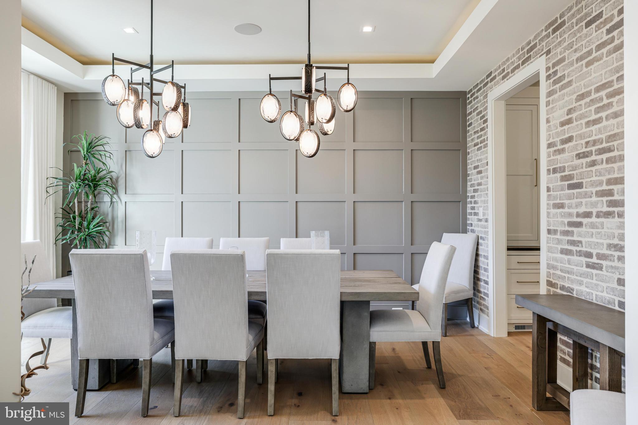 1544 FOREST VILLA LANE