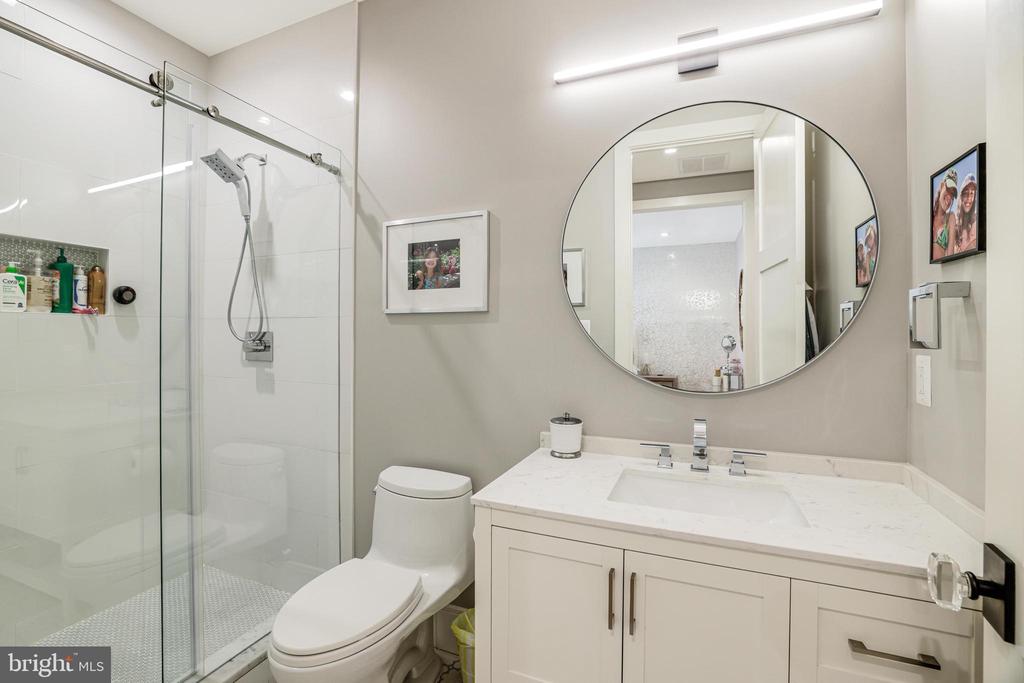 1544 FOREST VILLA LANE