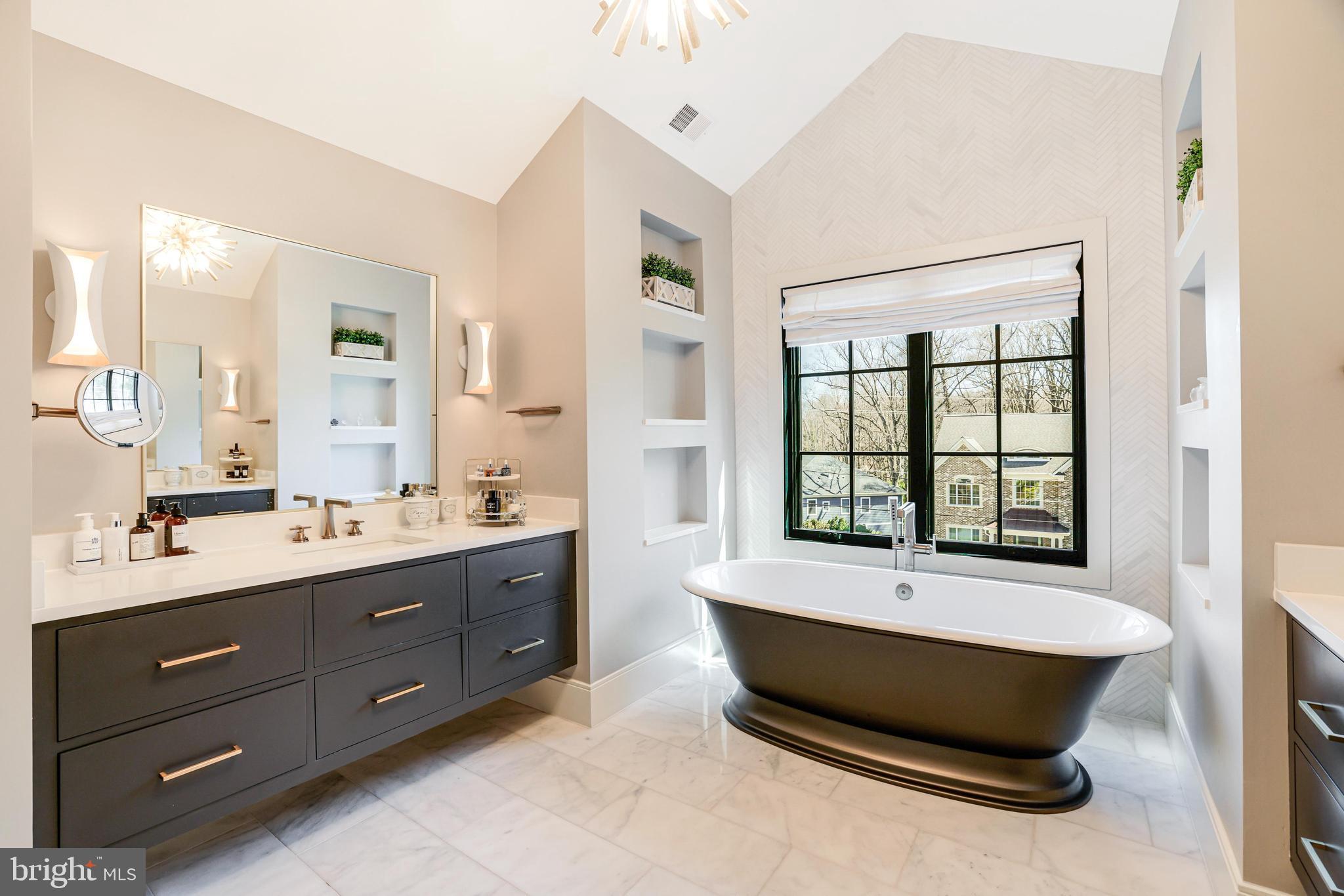 1544 FOREST VILLA LANE