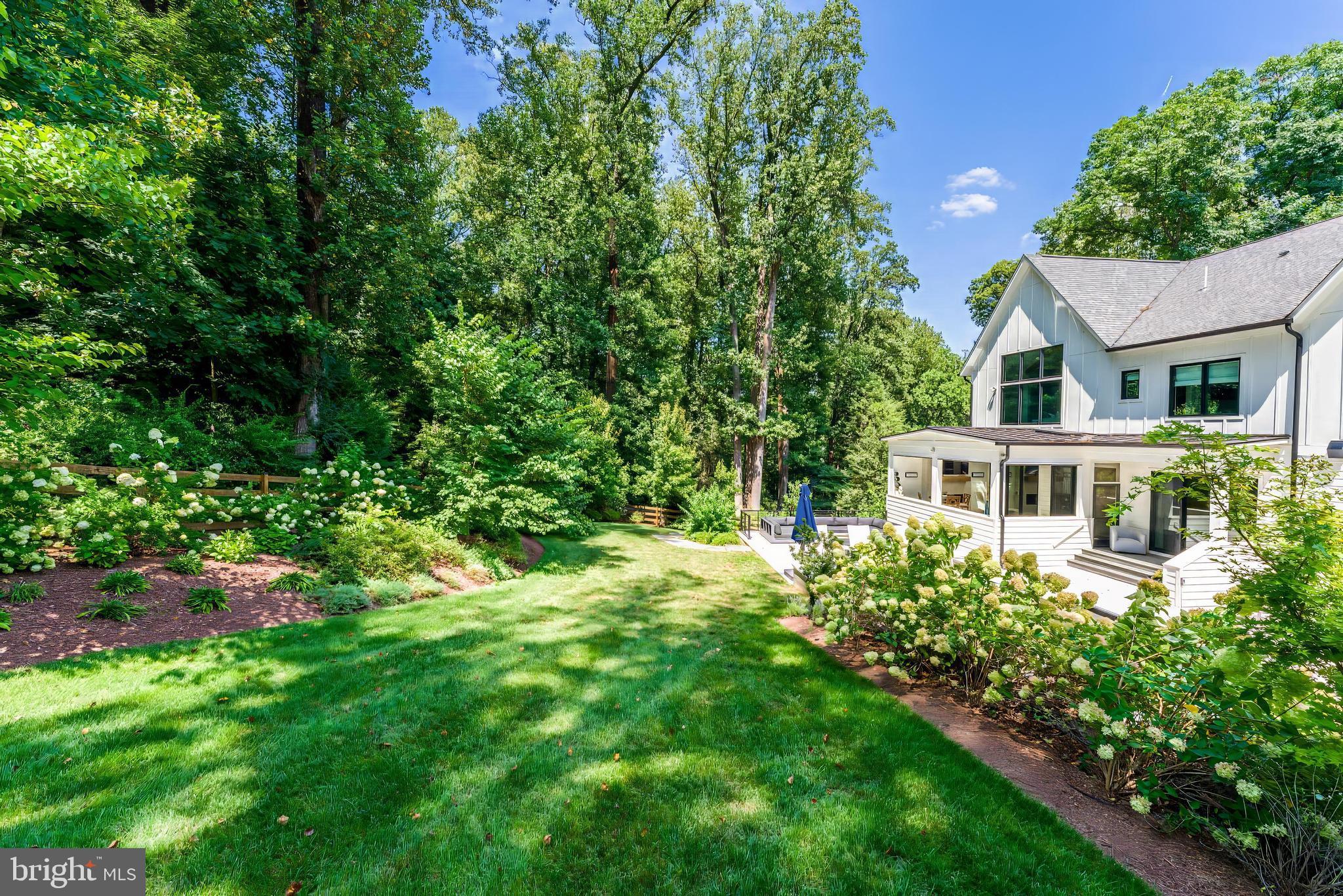 1544 FOREST VILLA LANE