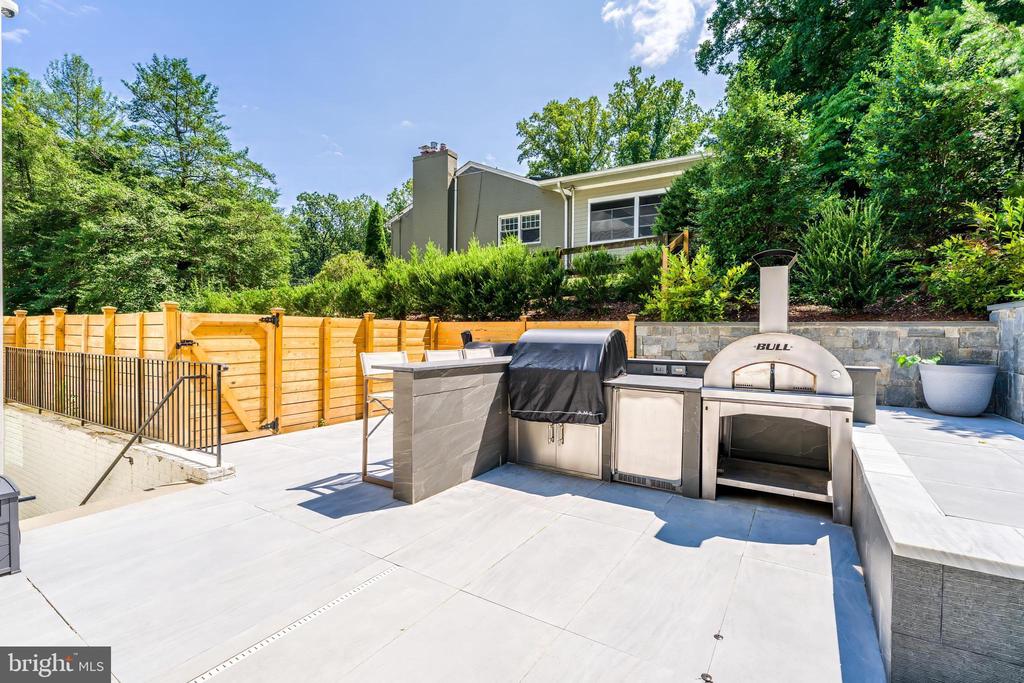 1544 FOREST VILLA LANE