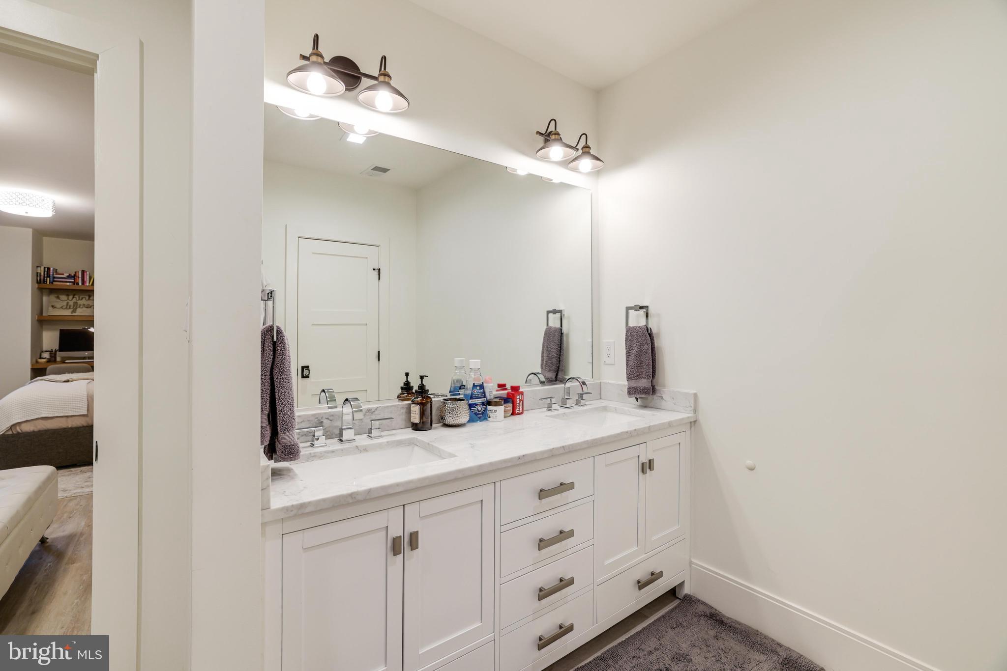 1544 FOREST VILLA LANE