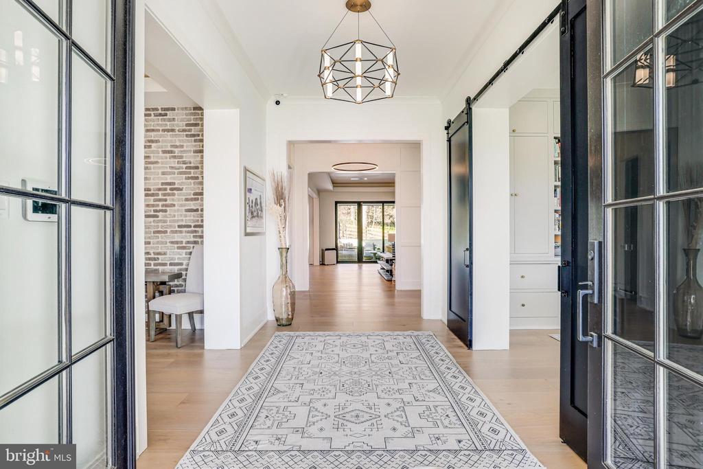 1544 FOREST VILLA LANE
