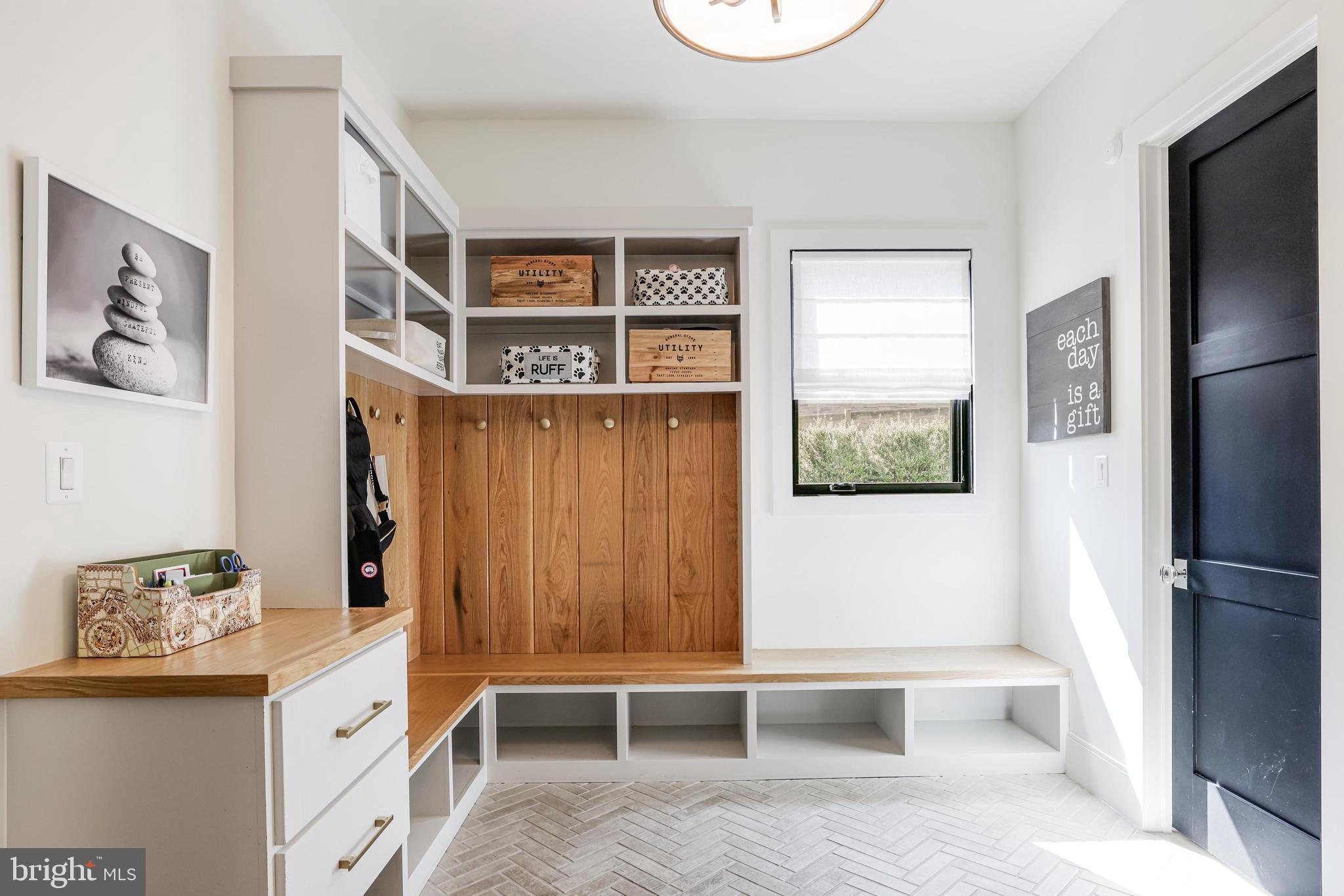 1544 FOREST VILLA LANE