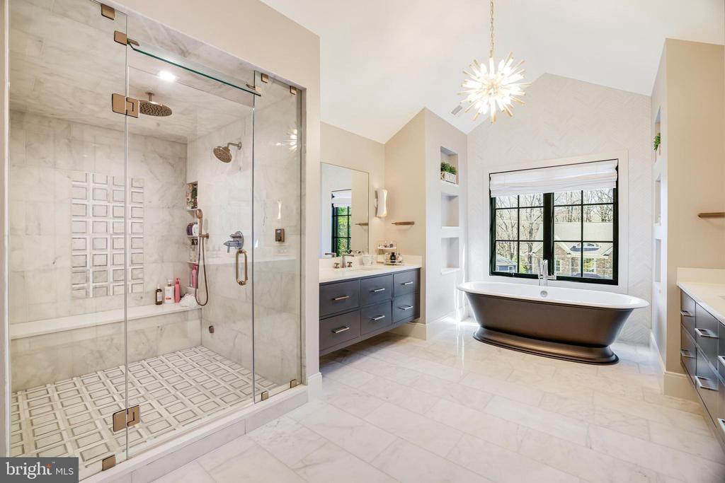 1544 FOREST VILLA LANE