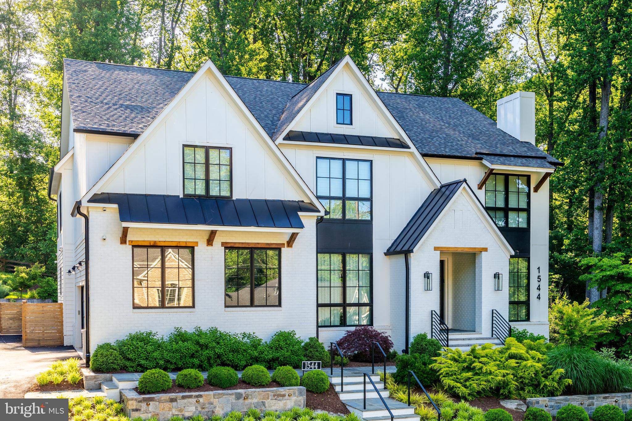 1544 FOREST VILLA LANE