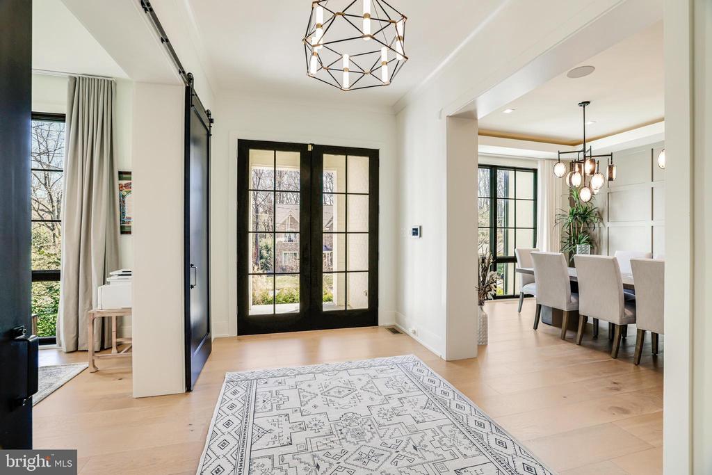 1544 FOREST VILLA LANE