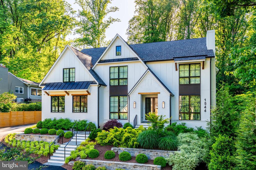 1544 FOREST VILLA LANE