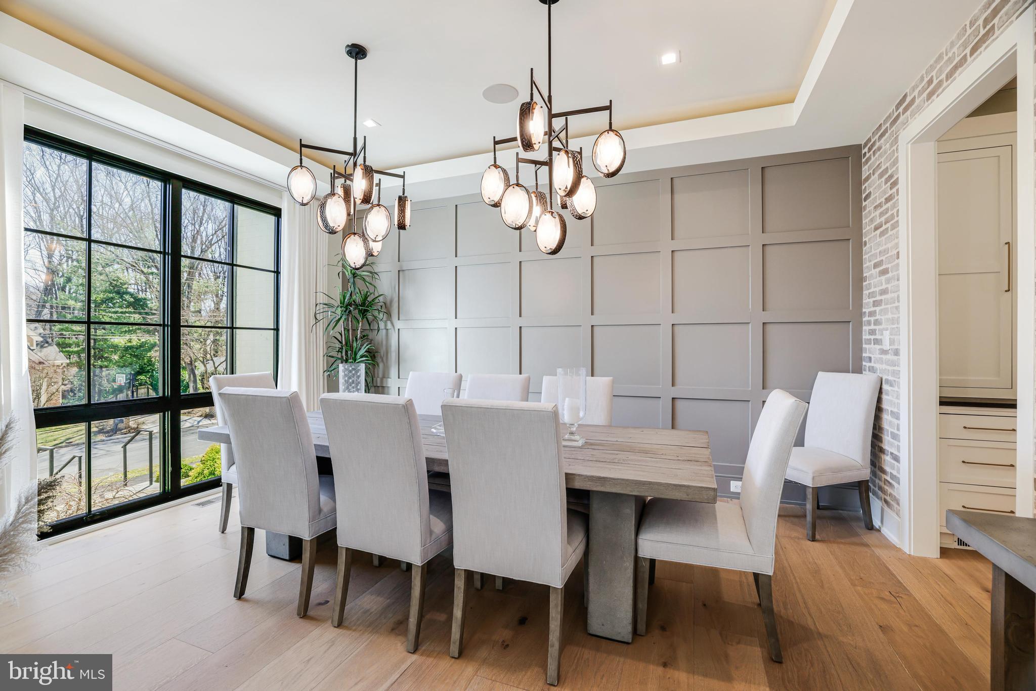 1544 FOREST VILLA LANE