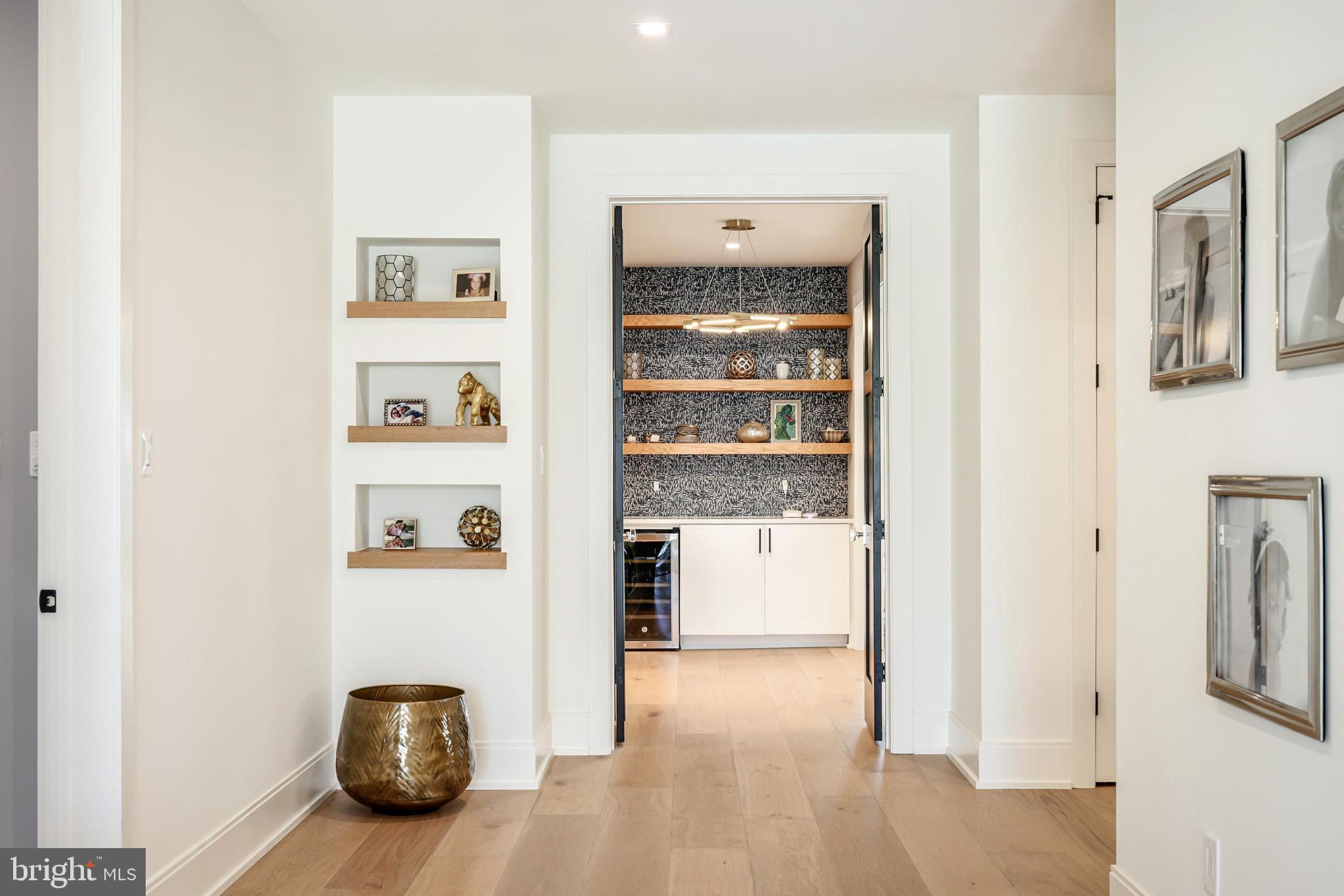 1544 FOREST VILLA LANE