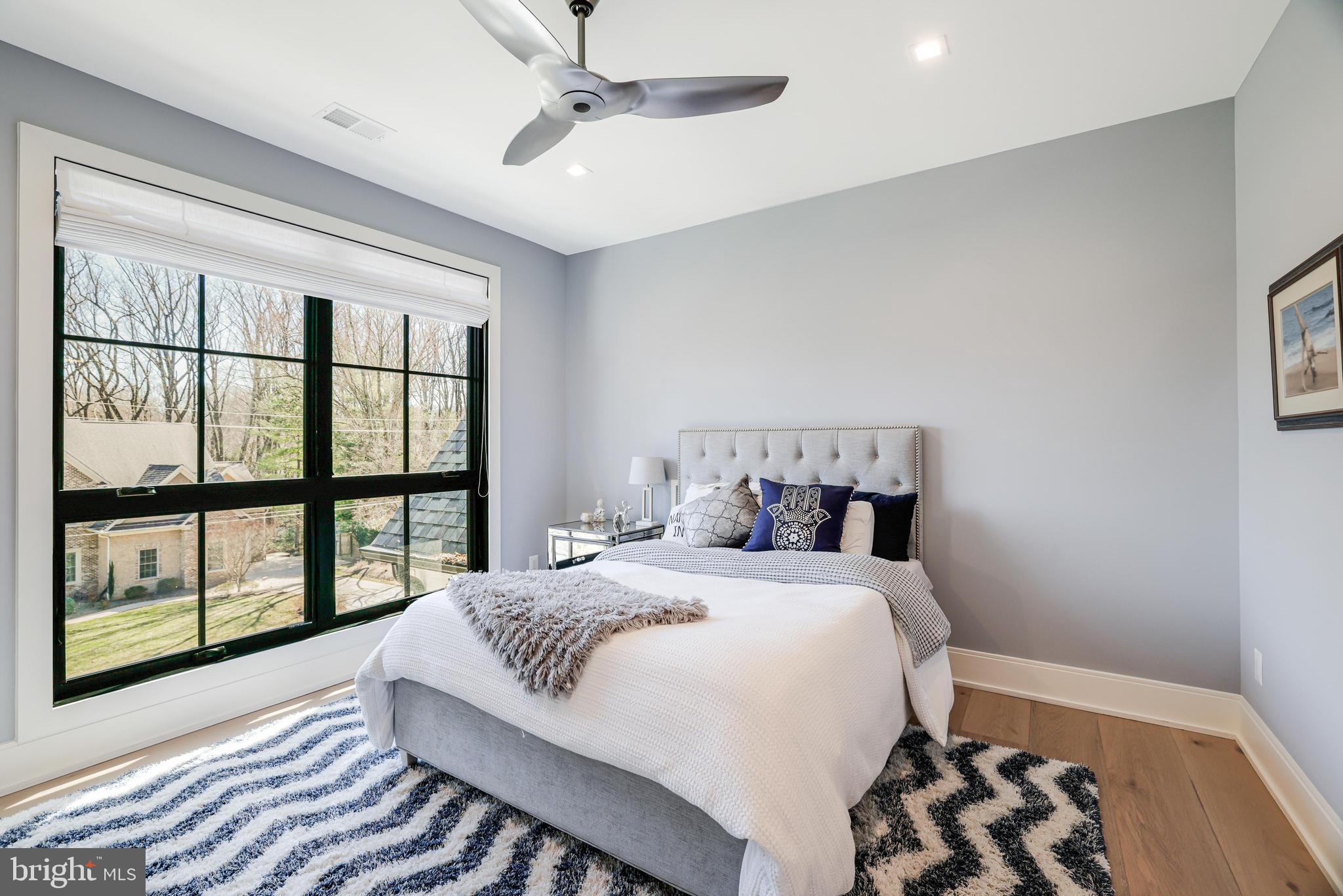 1544 FOREST VILLA LANE