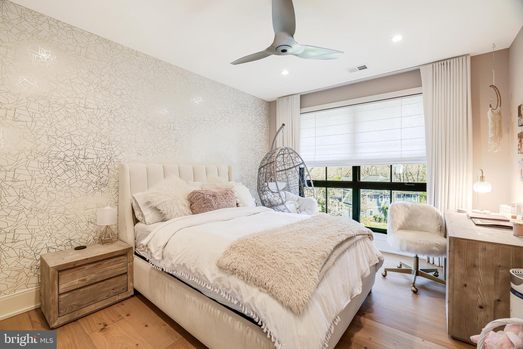 1544 FOREST VILLA LANE