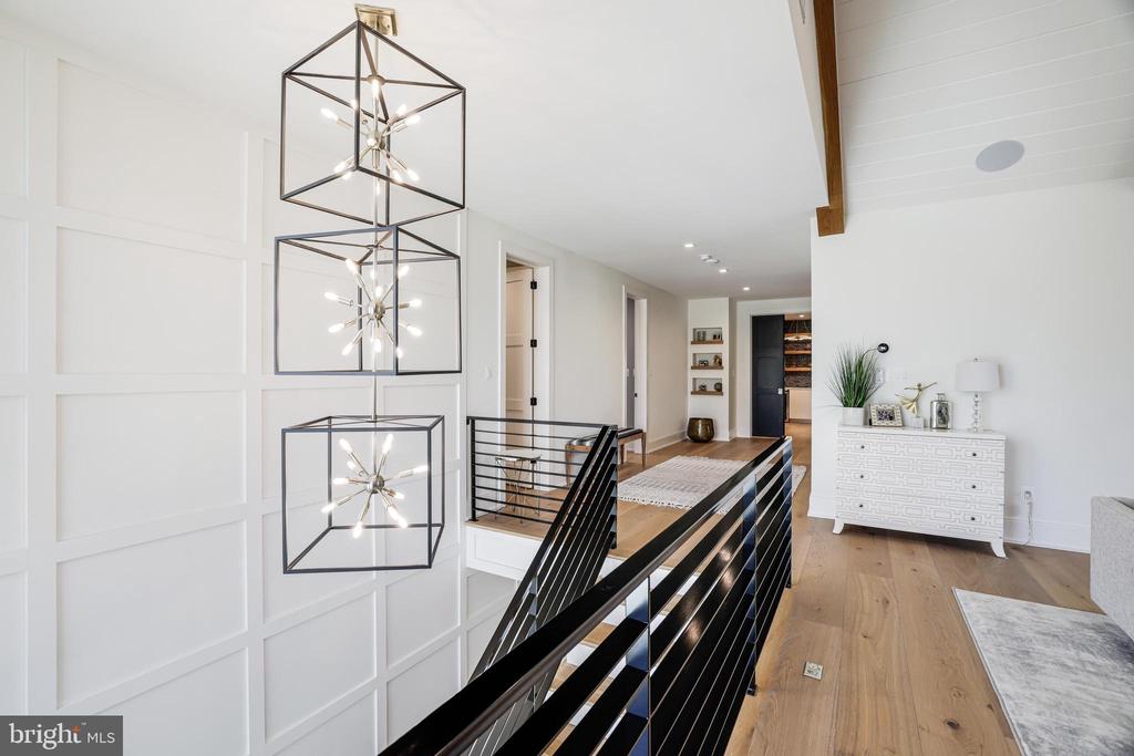 1544 FOREST VILLA LANE