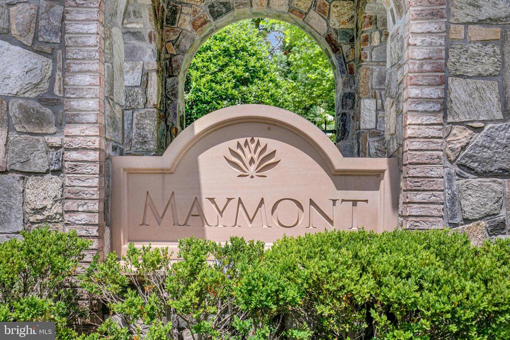 9628 Maymont Dr
