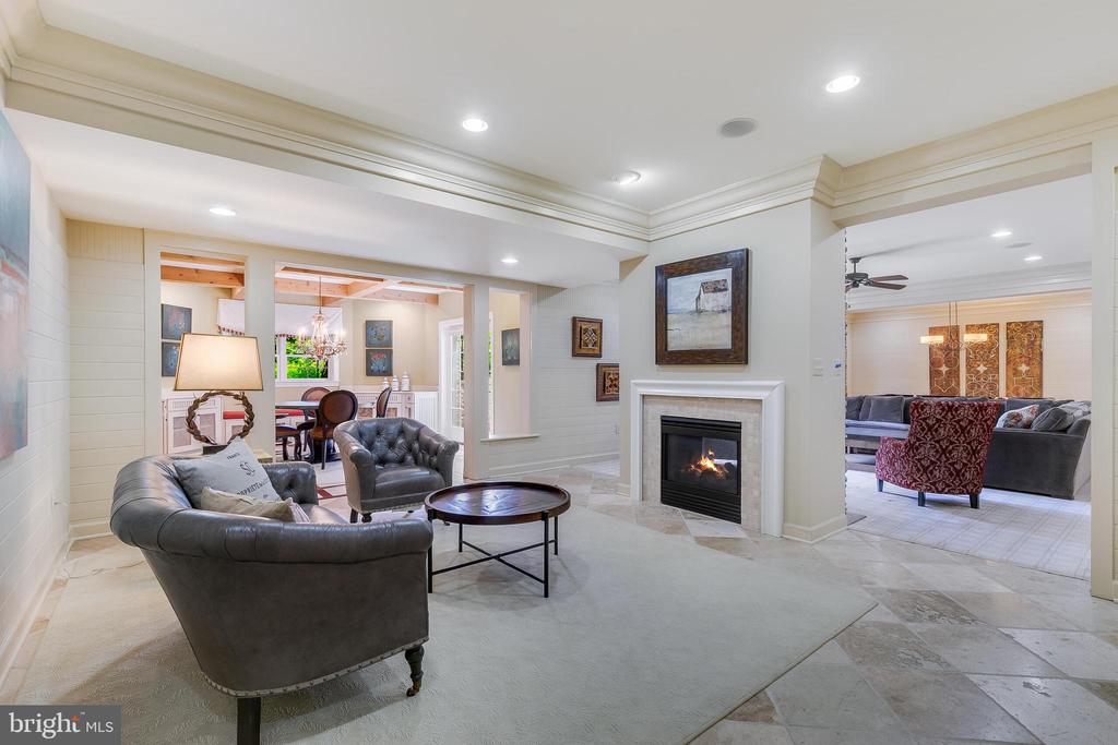 9628 Maymont Dr