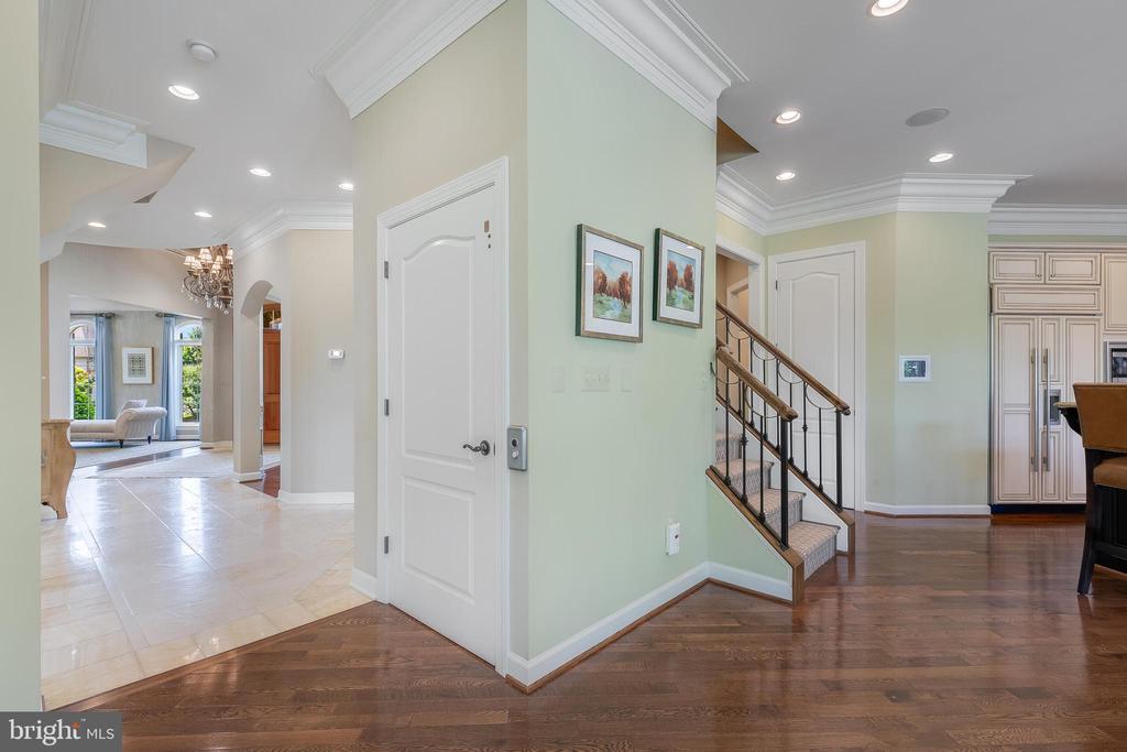 9628 Maymont Dr