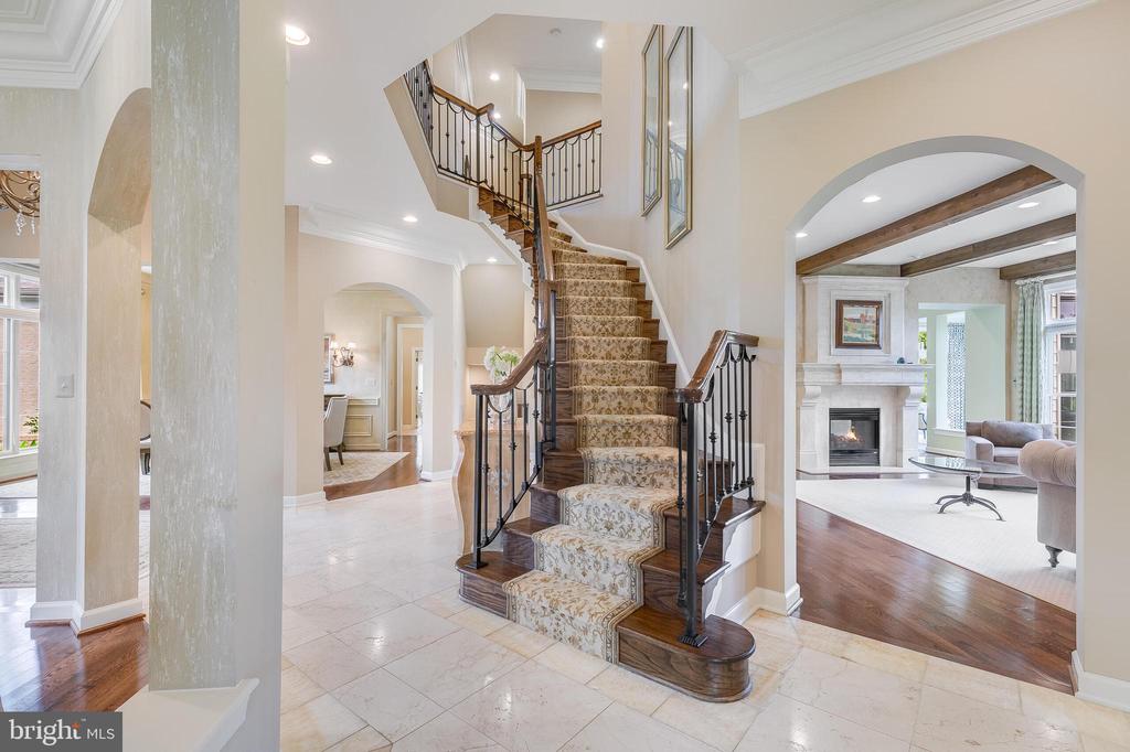 9628 Maymont Dr