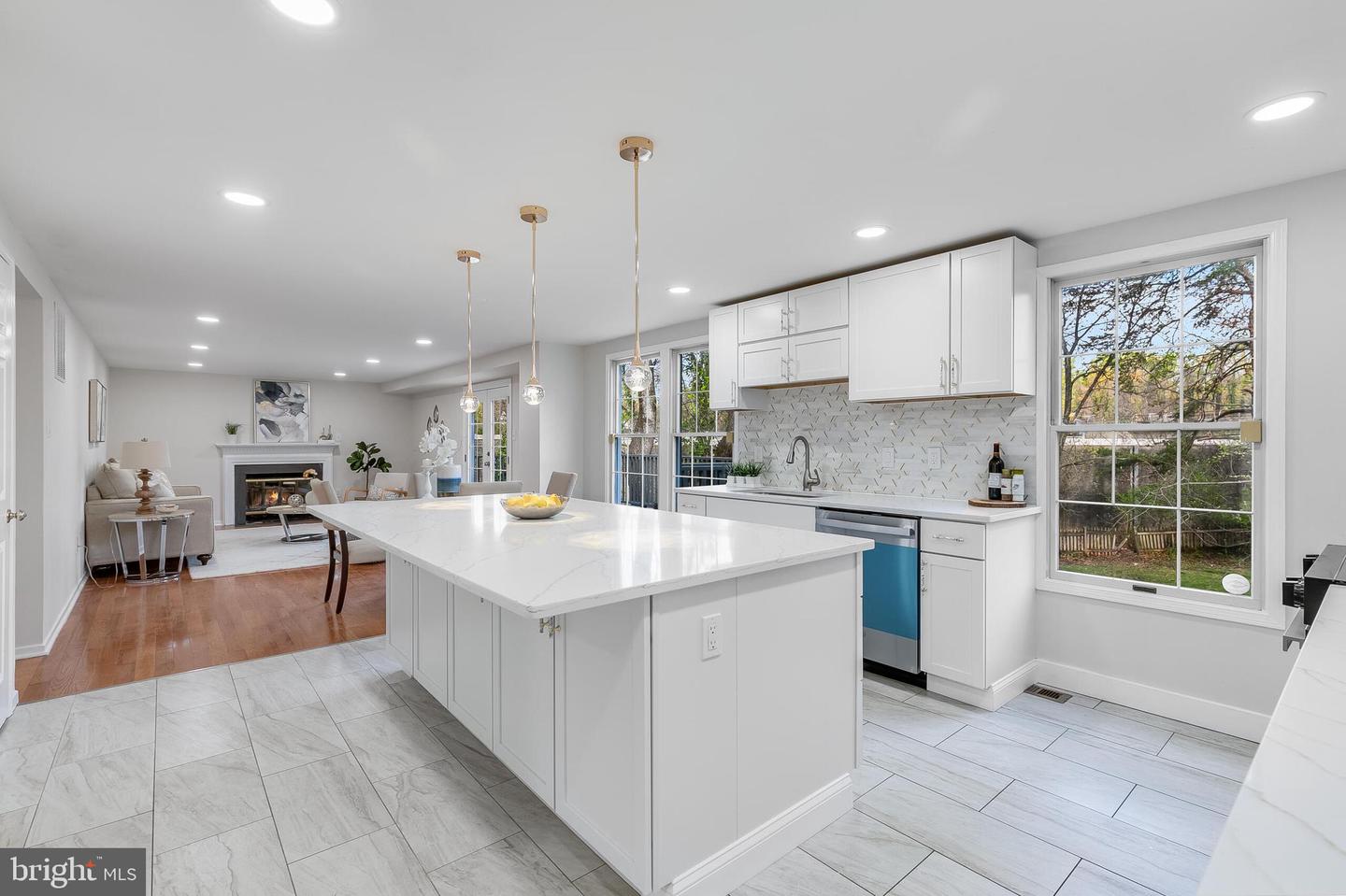 7002 Jenkins Ln