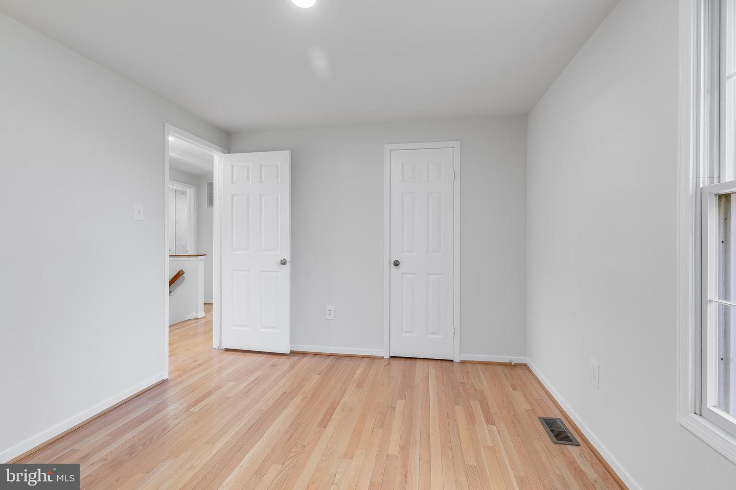 7002 Jenkins Ln