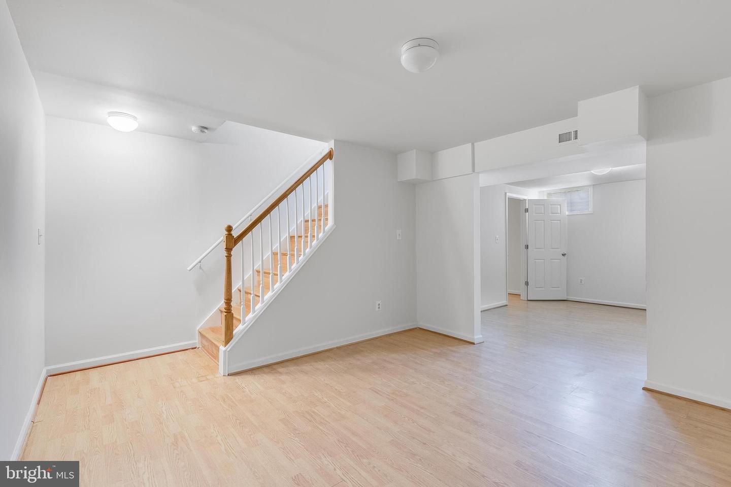 7002 Jenkins Ln