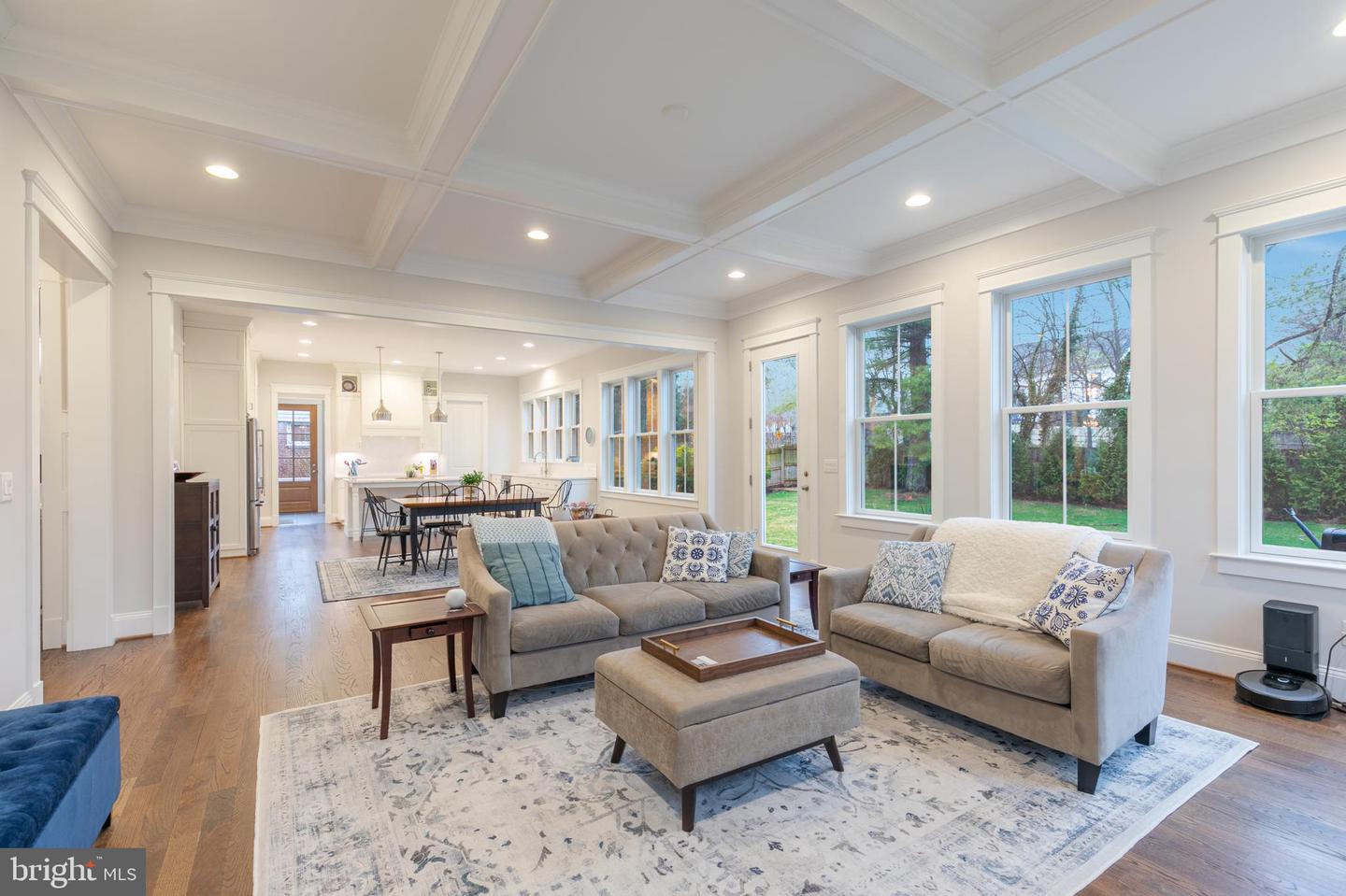 7018 STATENDAM CT