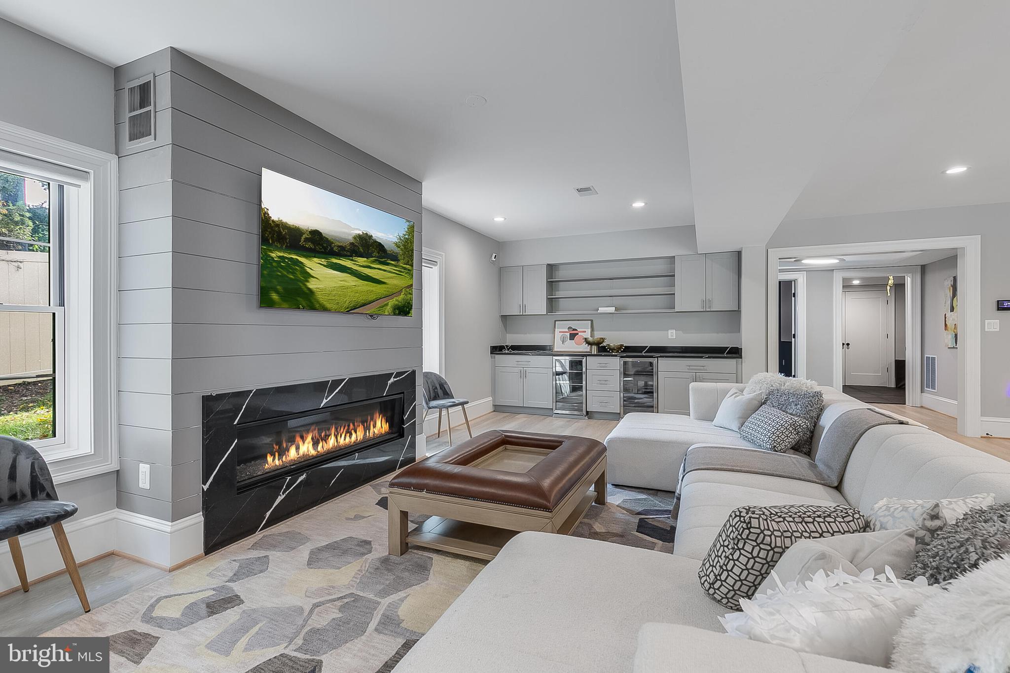 7002 RIVER OAKS DRIVE