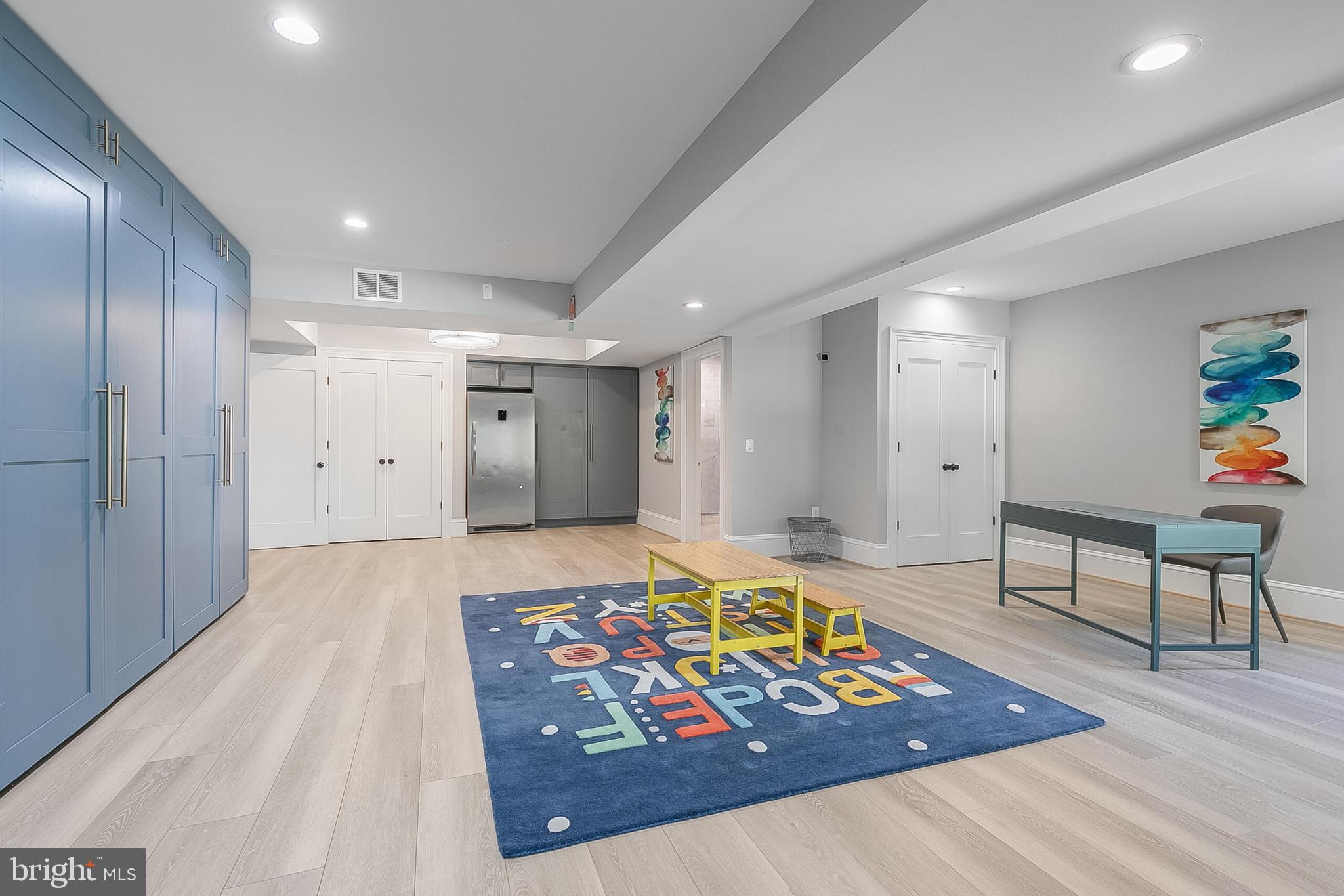 7002 RIVER OAKS DRIVE