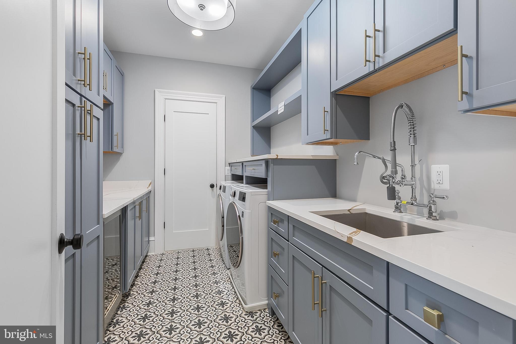 7002 RIVER OAKS DRIVE