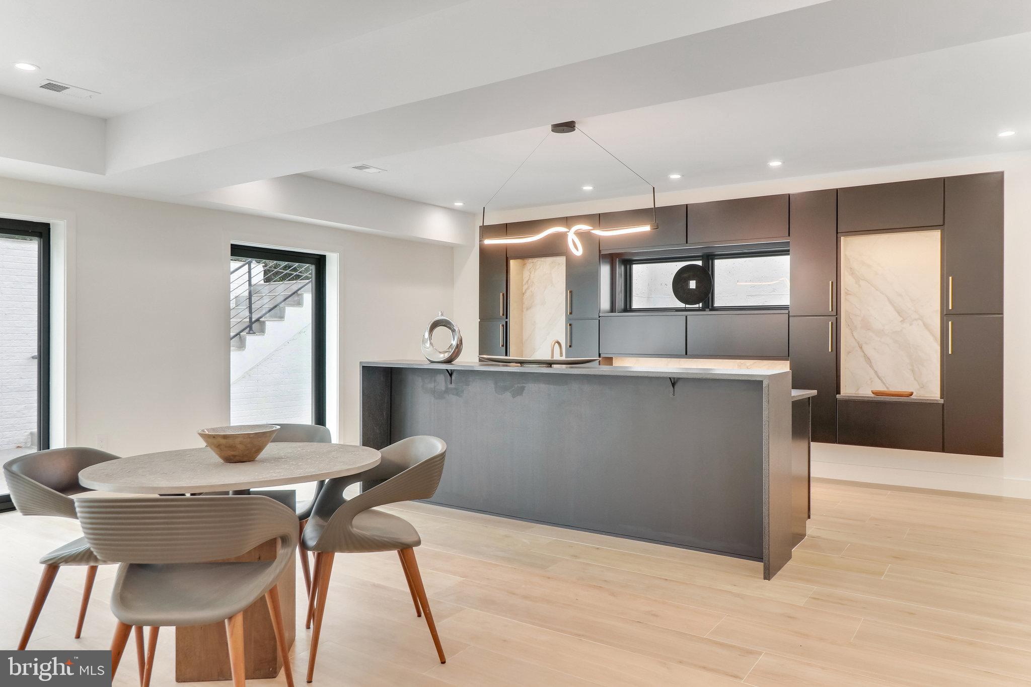 7816 GEORGETOWN PIKE