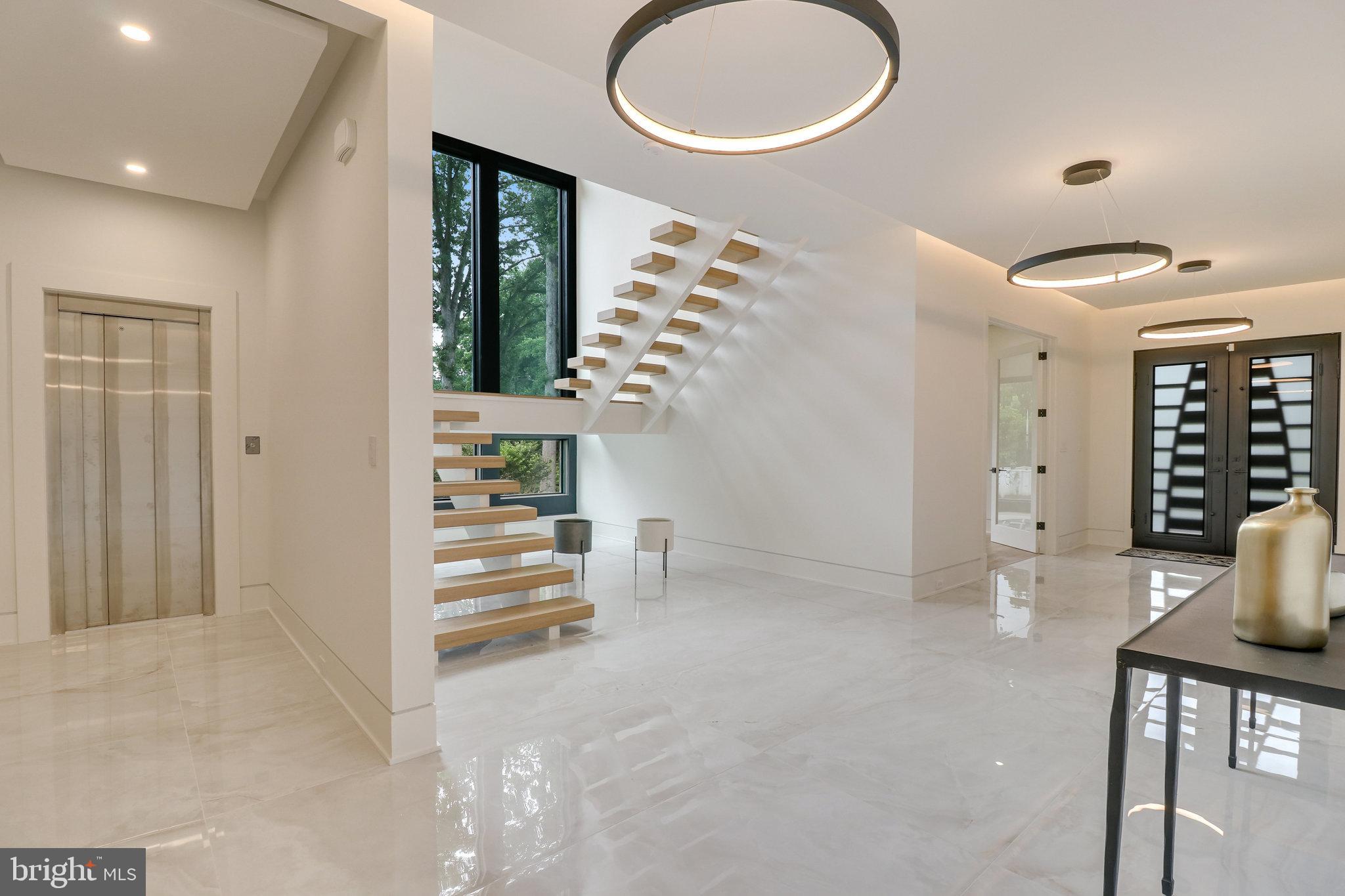 7816 GEORGETOWN PIKE