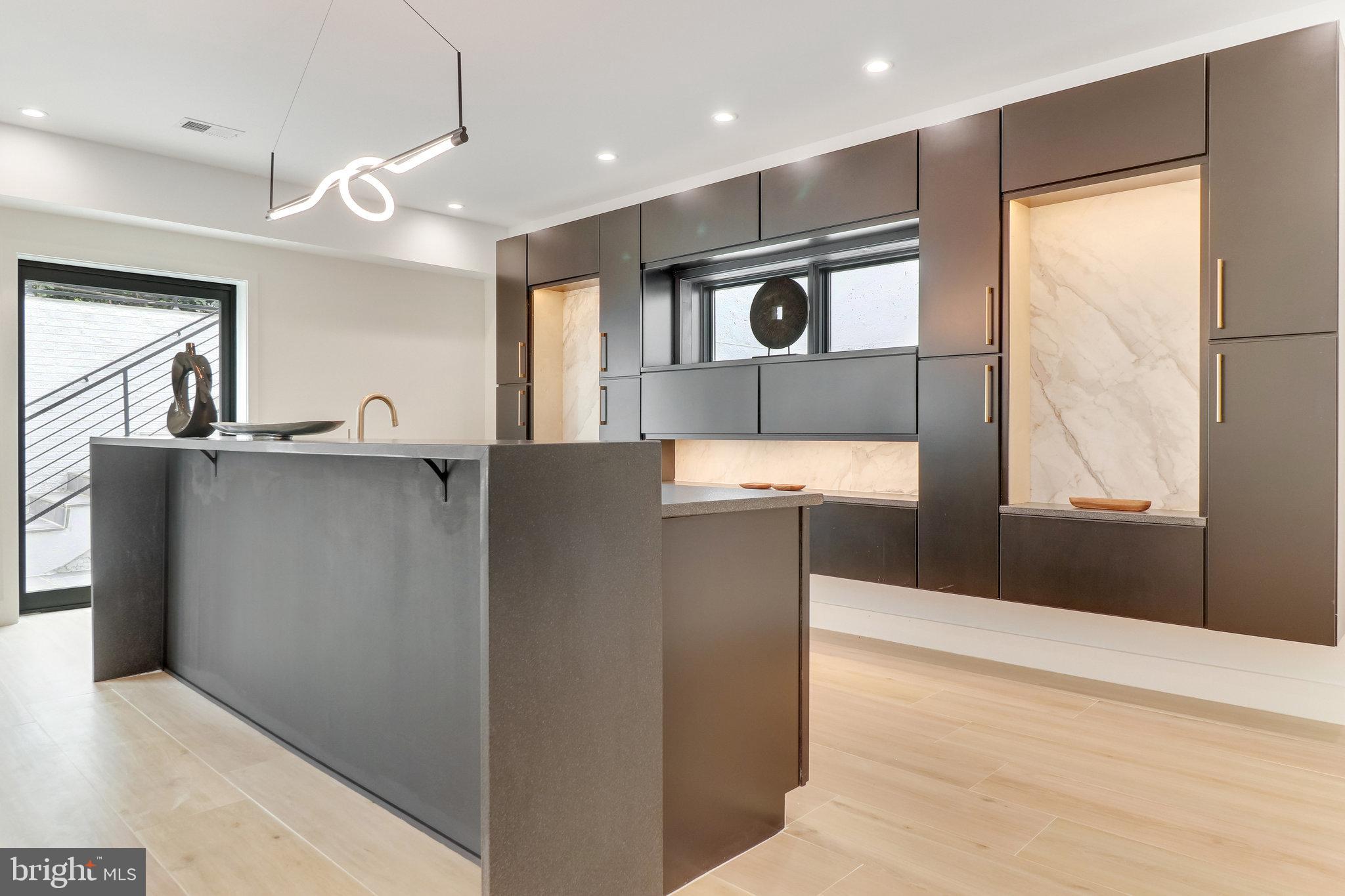 7816 GEORGETOWN PIKE