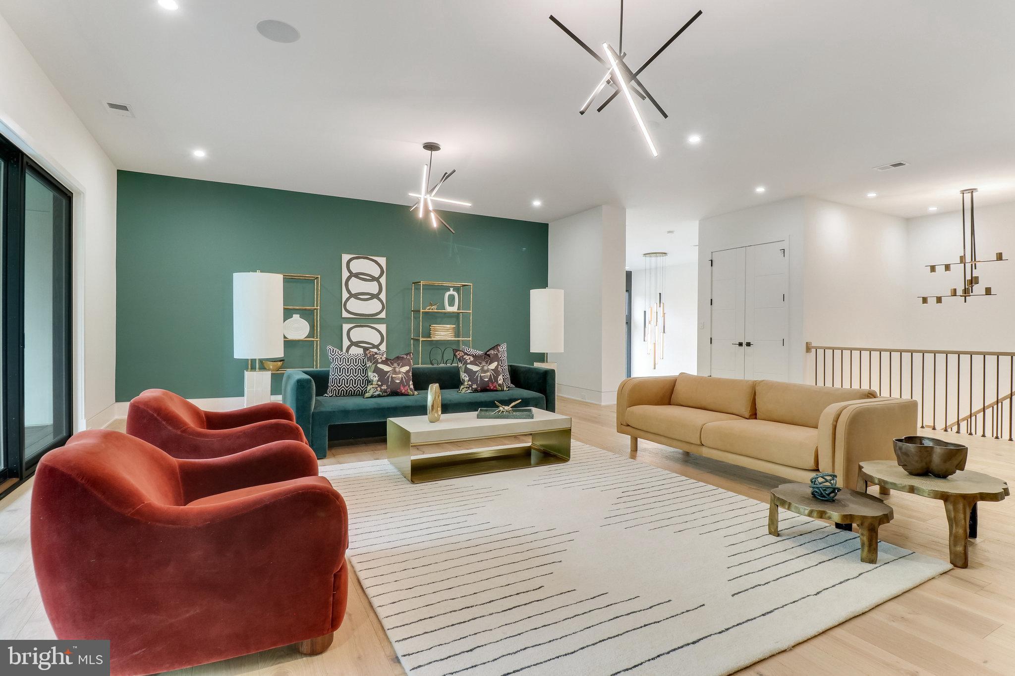 7816 GEORGETOWN PIKE