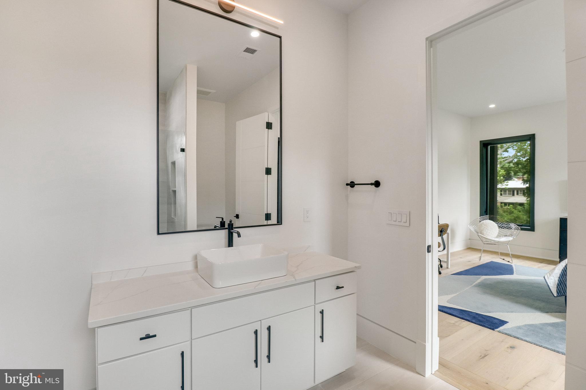 7816 GEORGETOWN PIKE