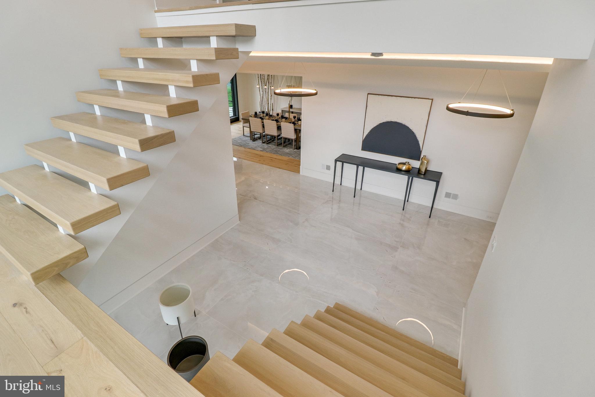 7816 GEORGETOWN PIKE