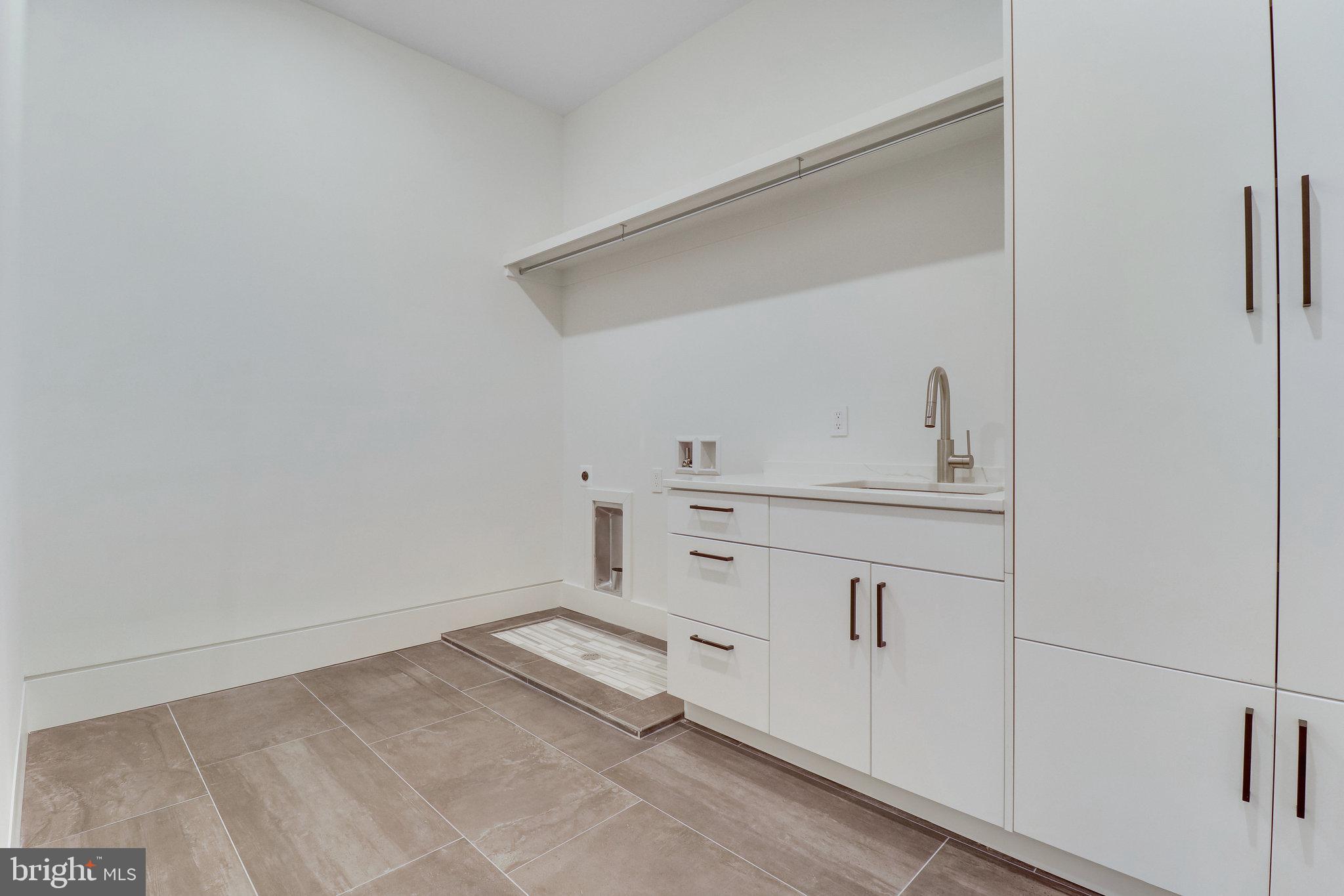 7816 GEORGETOWN PIKE